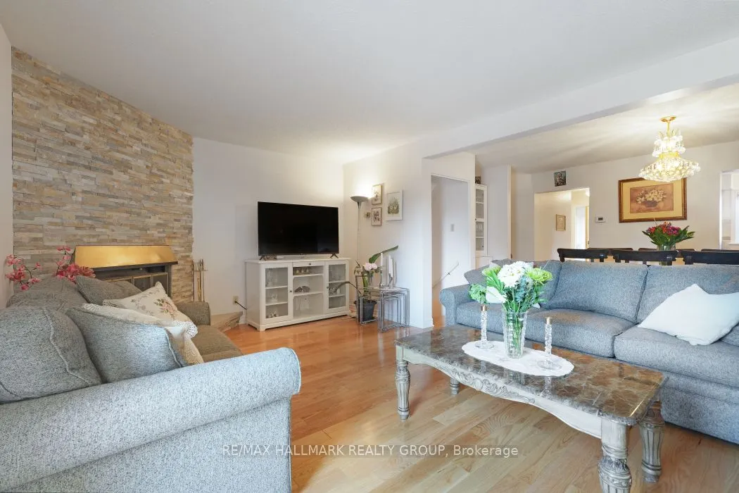 2534 Southvale Crescent