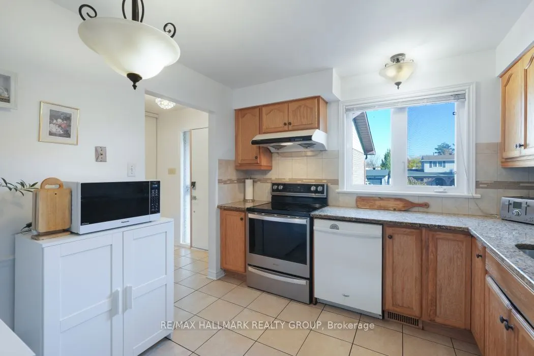 2534 Southvale Crescent