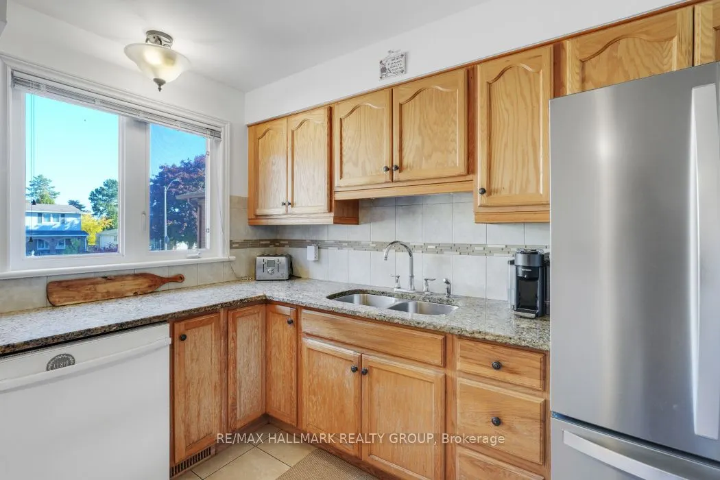 2534 Southvale Crescent