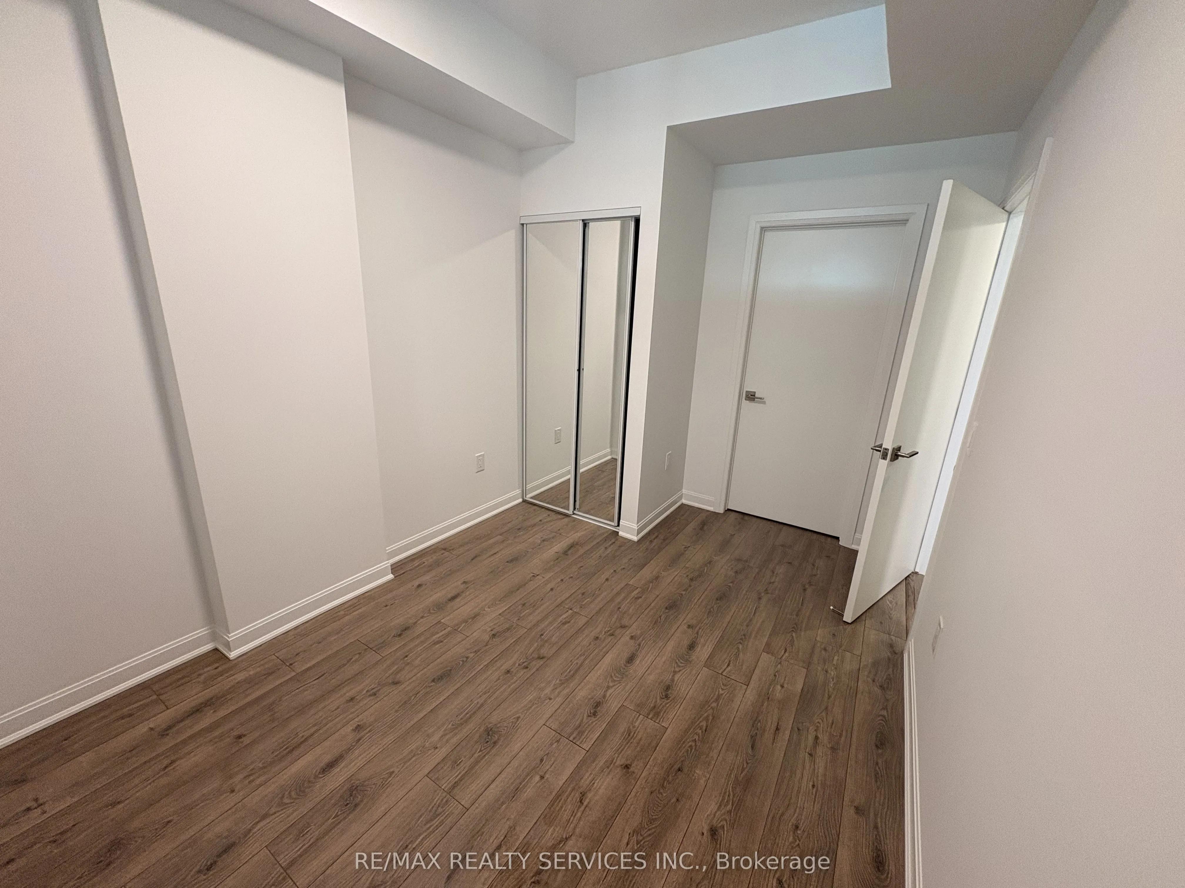 223 Princess Street, #423