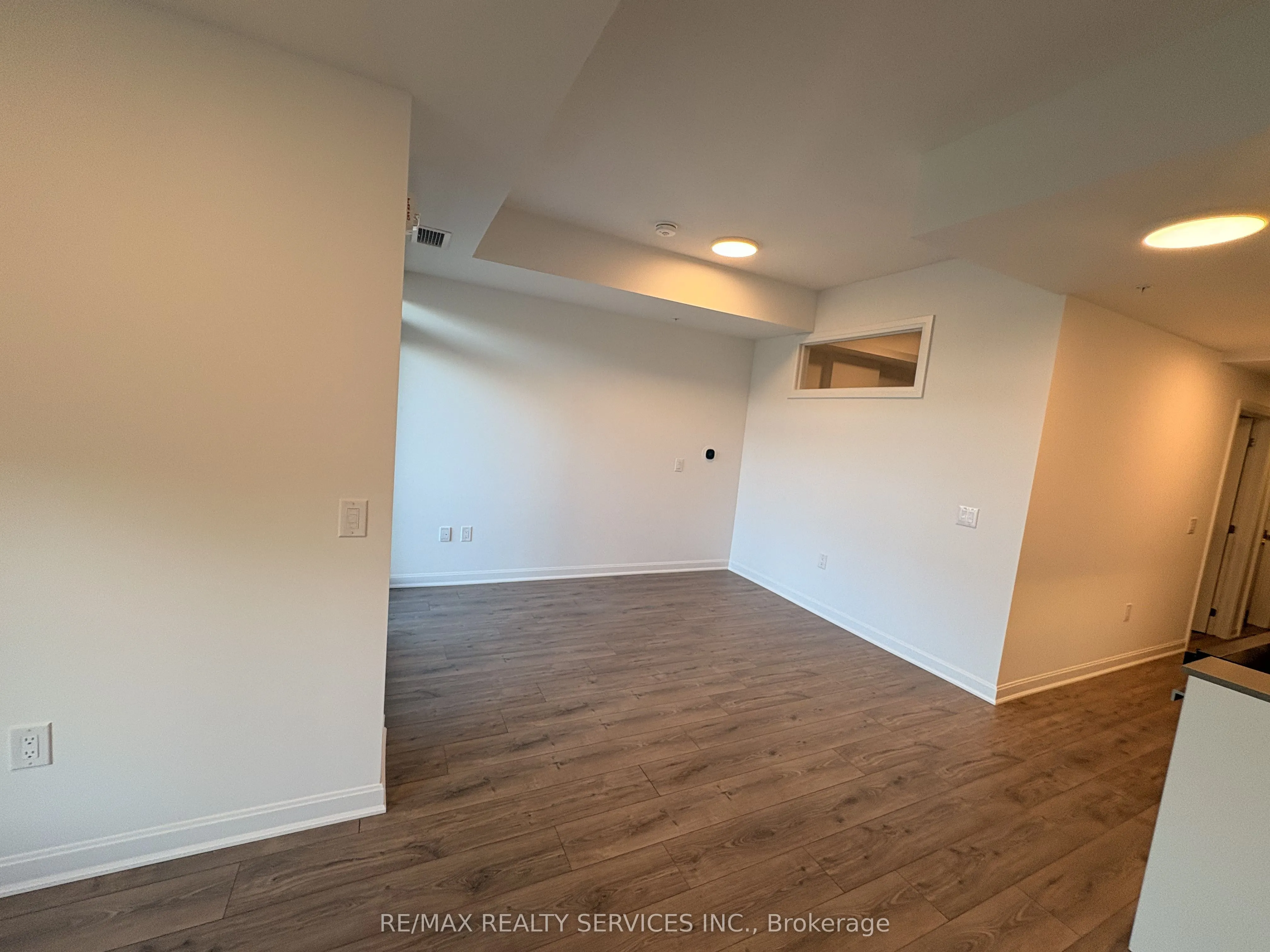 223 Princess Street, #423