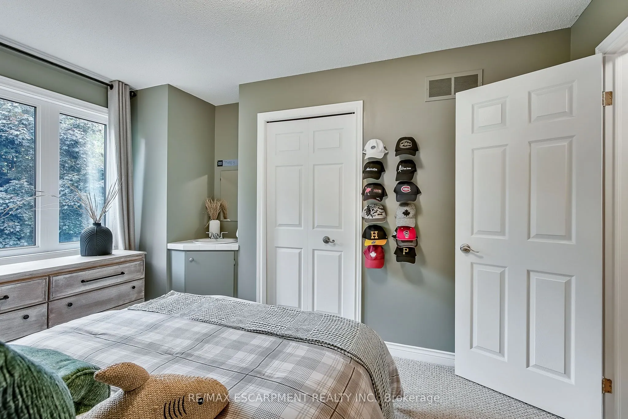 447 GOLF LINKS Road