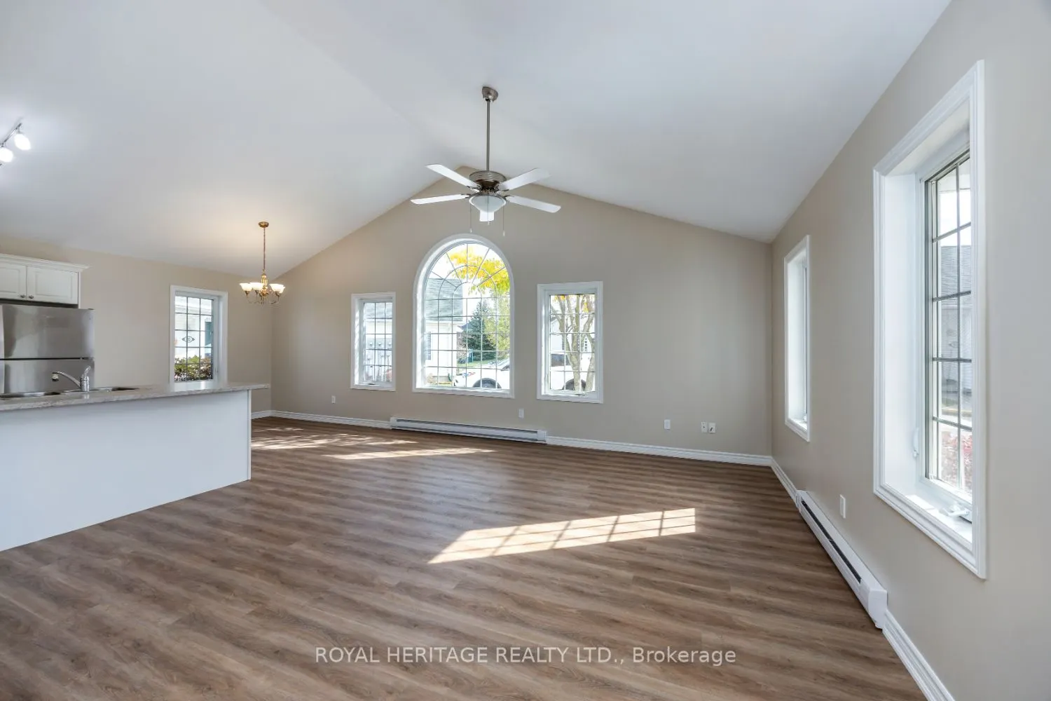 325 Densmore Road W, #501