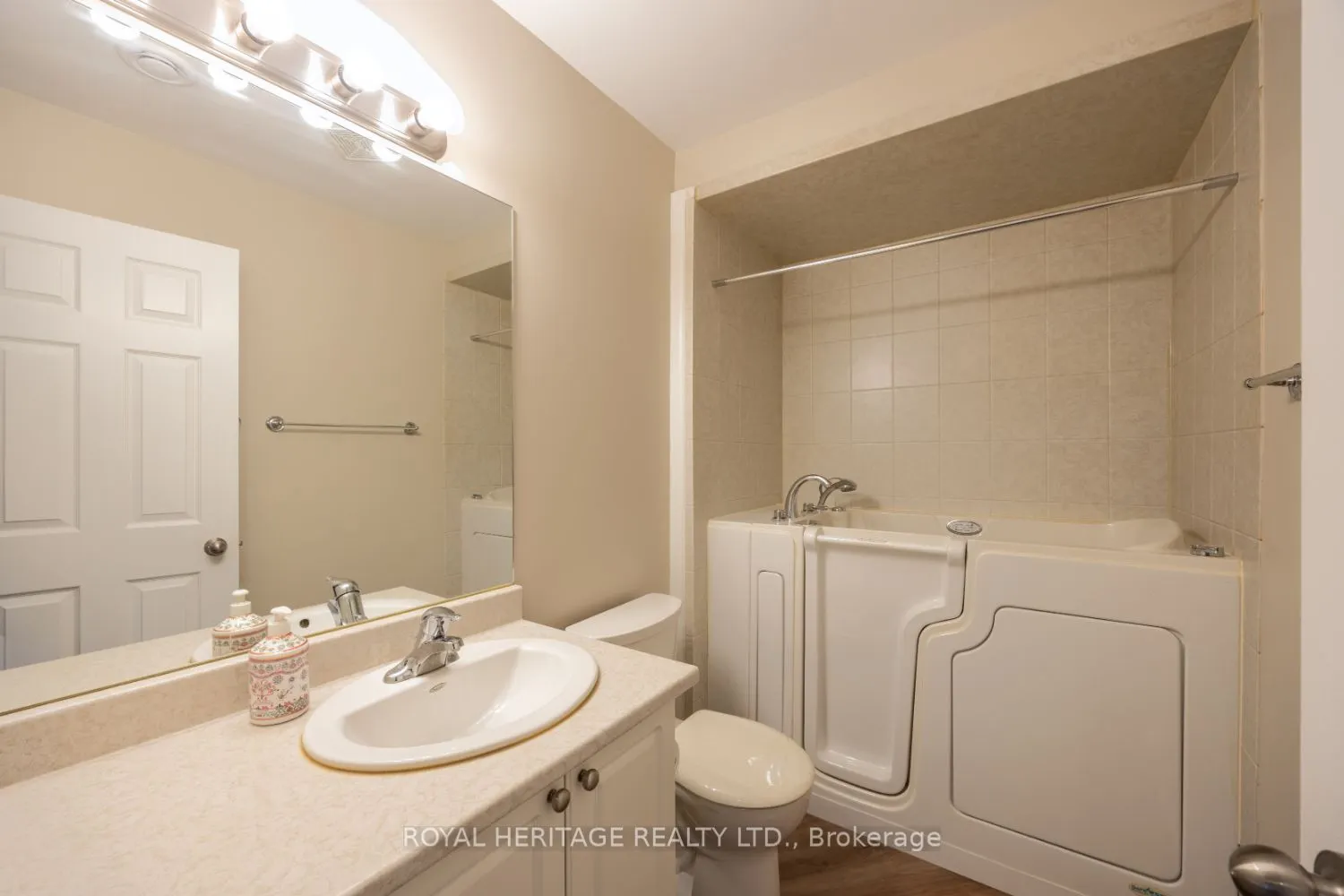 325 Densmore Road W, #501