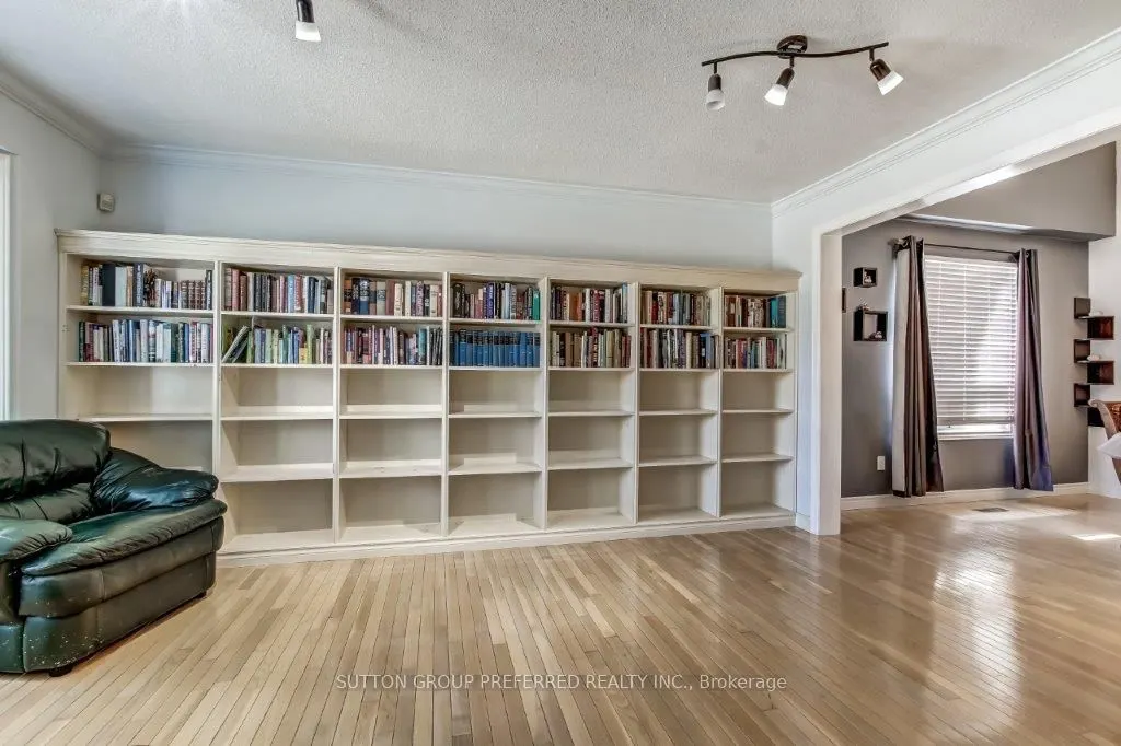 296 Bournemouth Drive