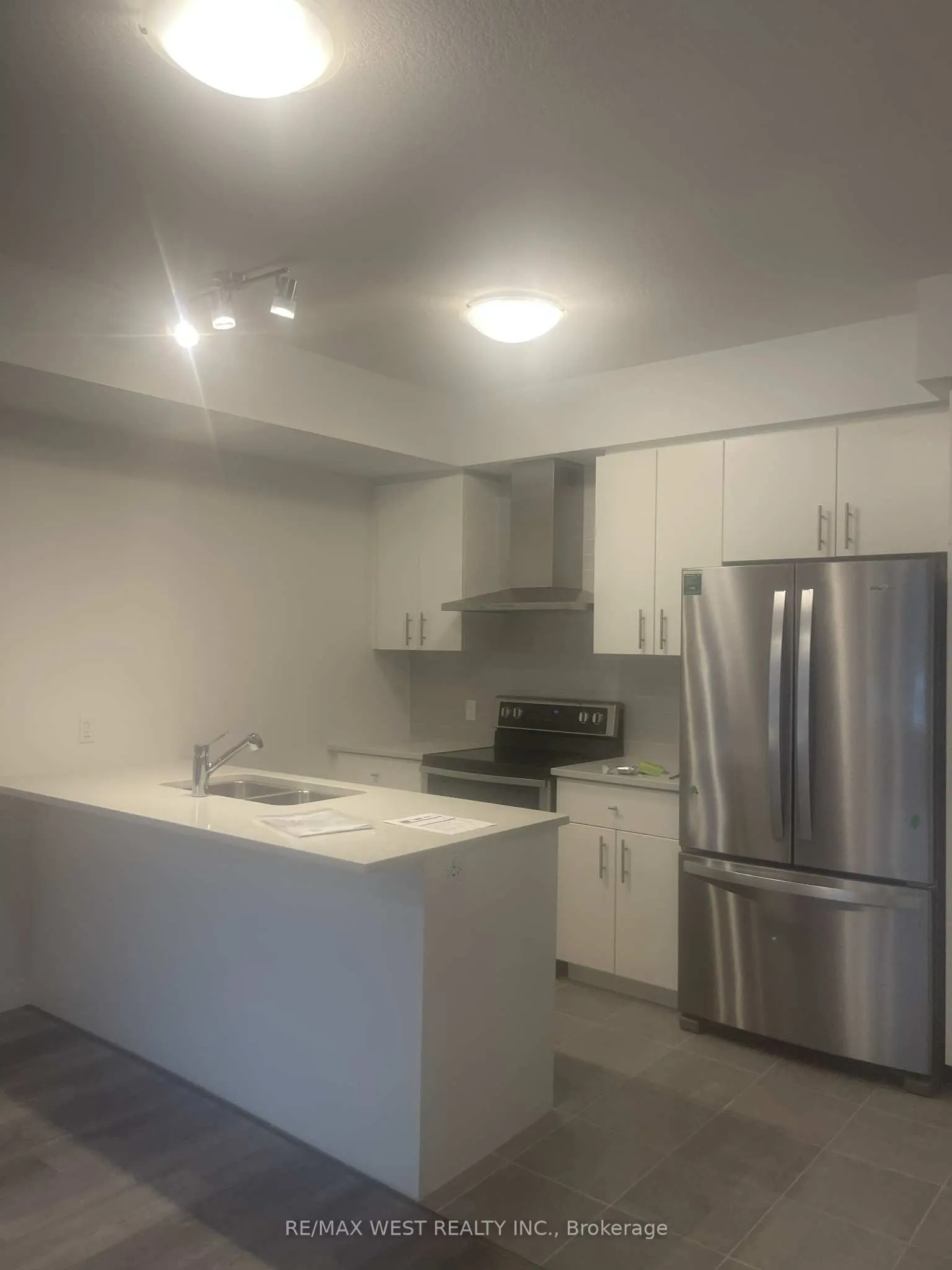 40 Thatcher Drive, #0