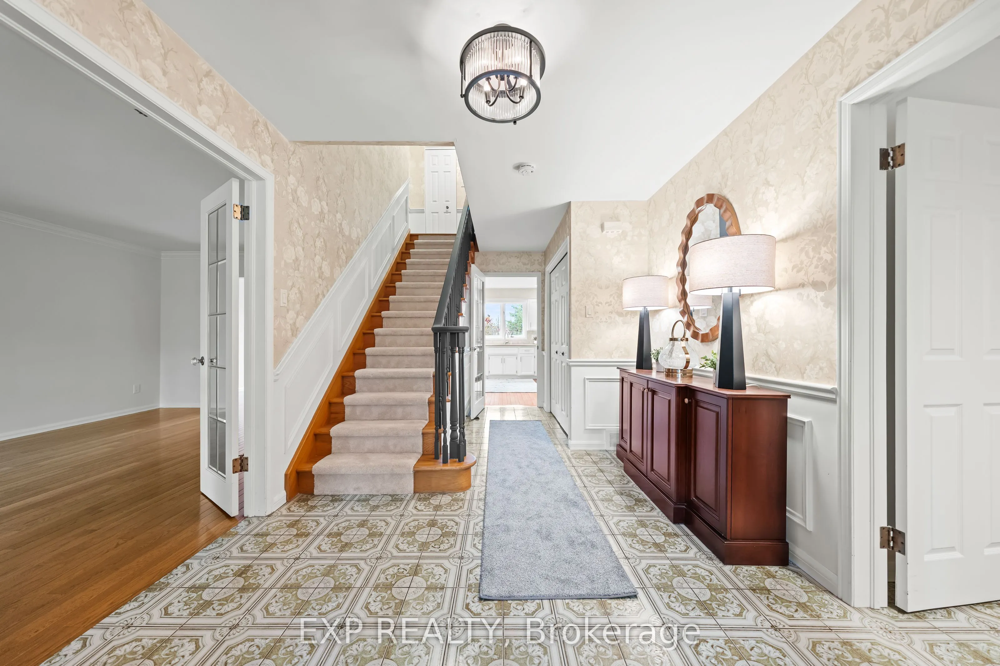 362 Pommel Gate Crescent