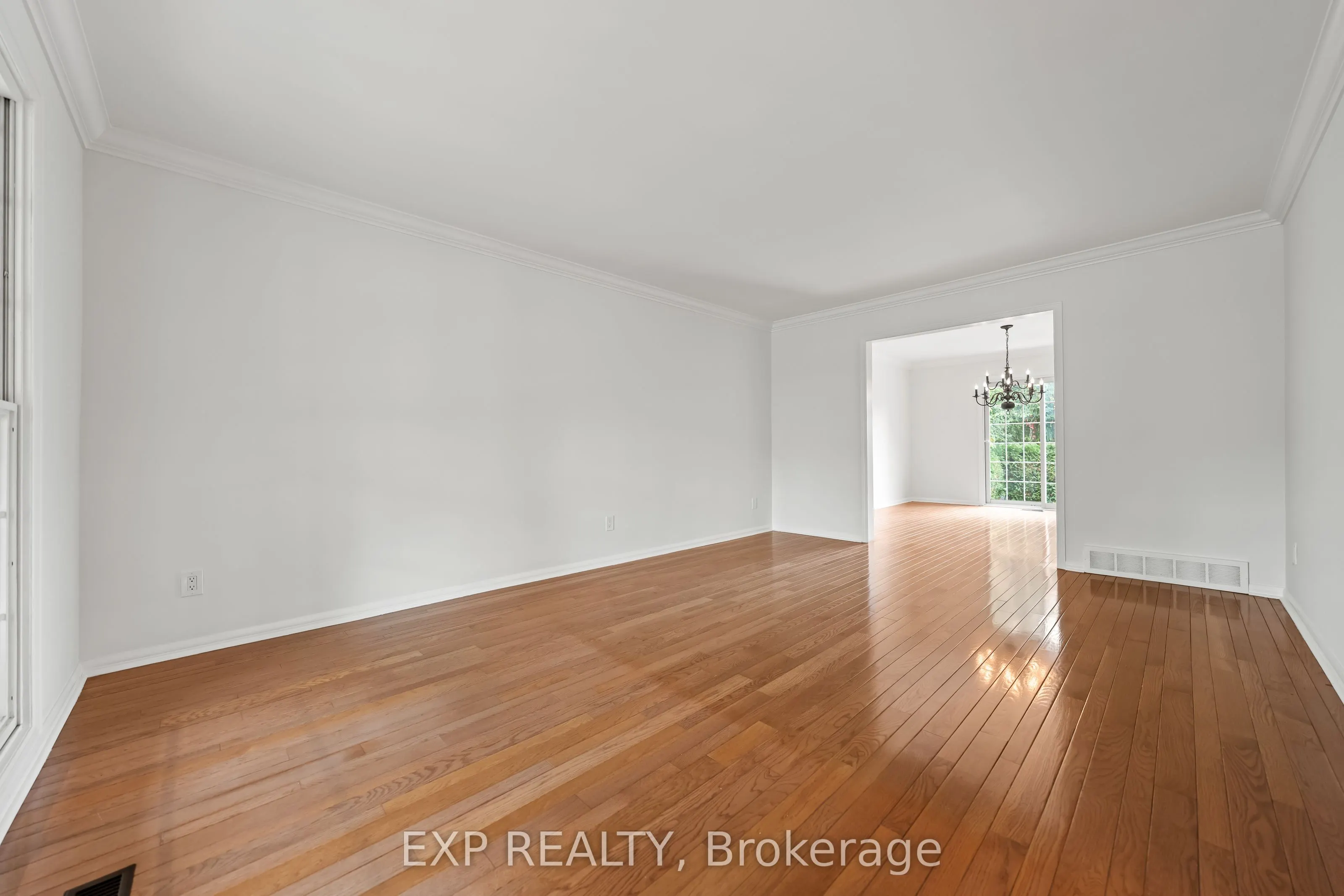 362 Pommel Gate Crescent