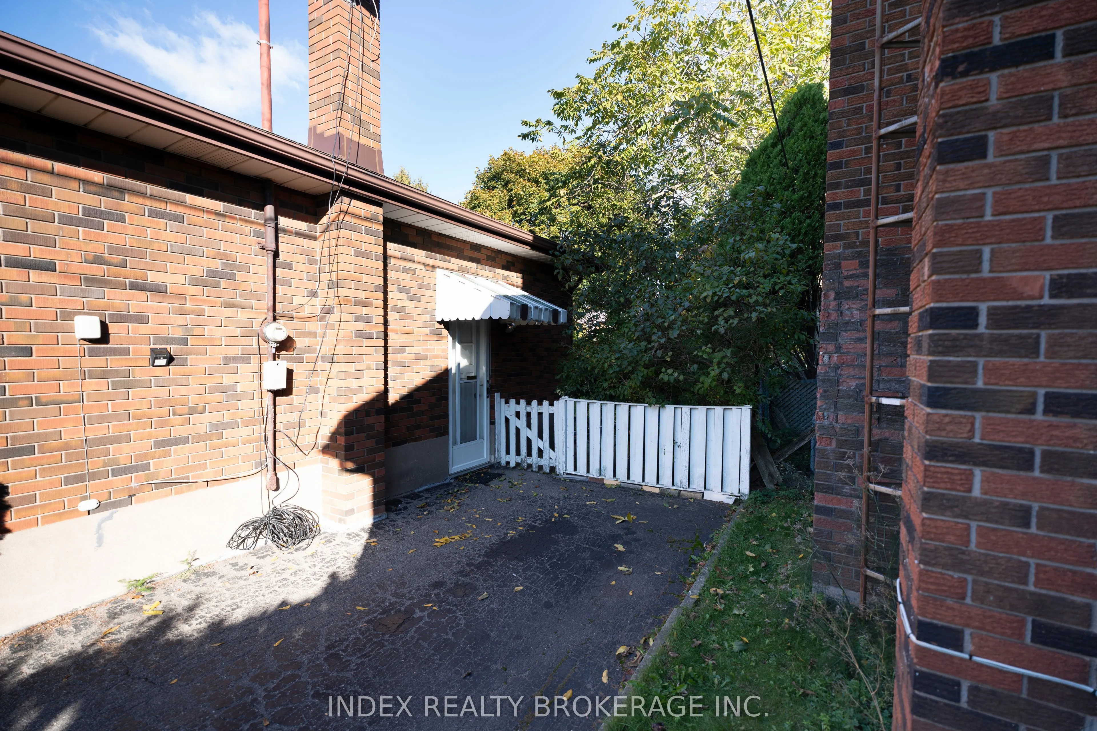 3664 Arlington Avenue