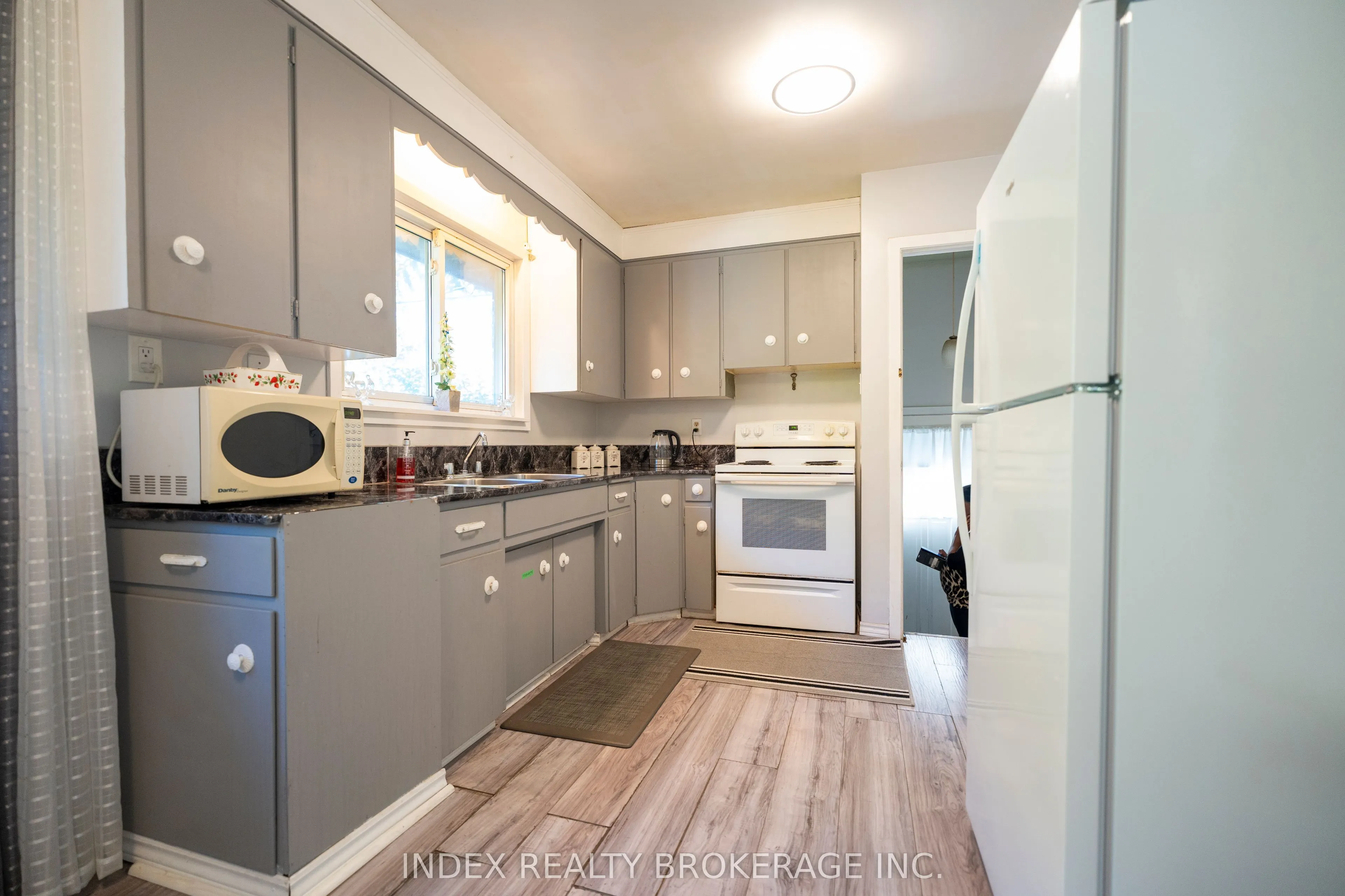 3664 Arlington Avenue