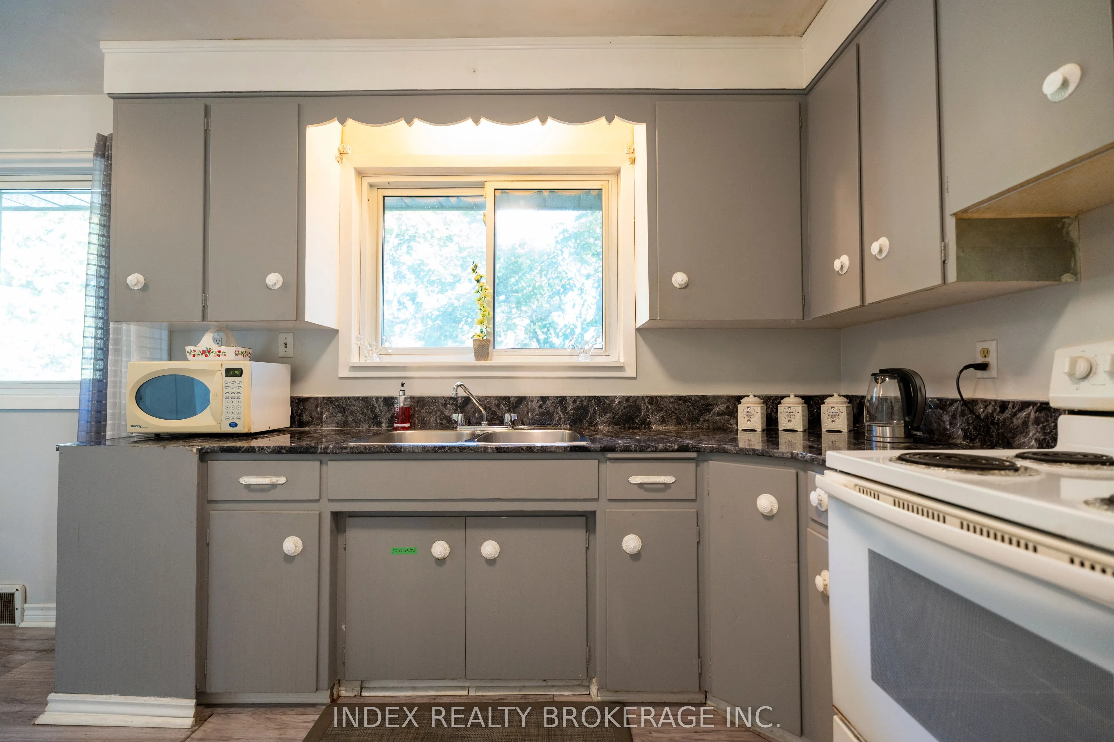 3664 Arlington Avenue