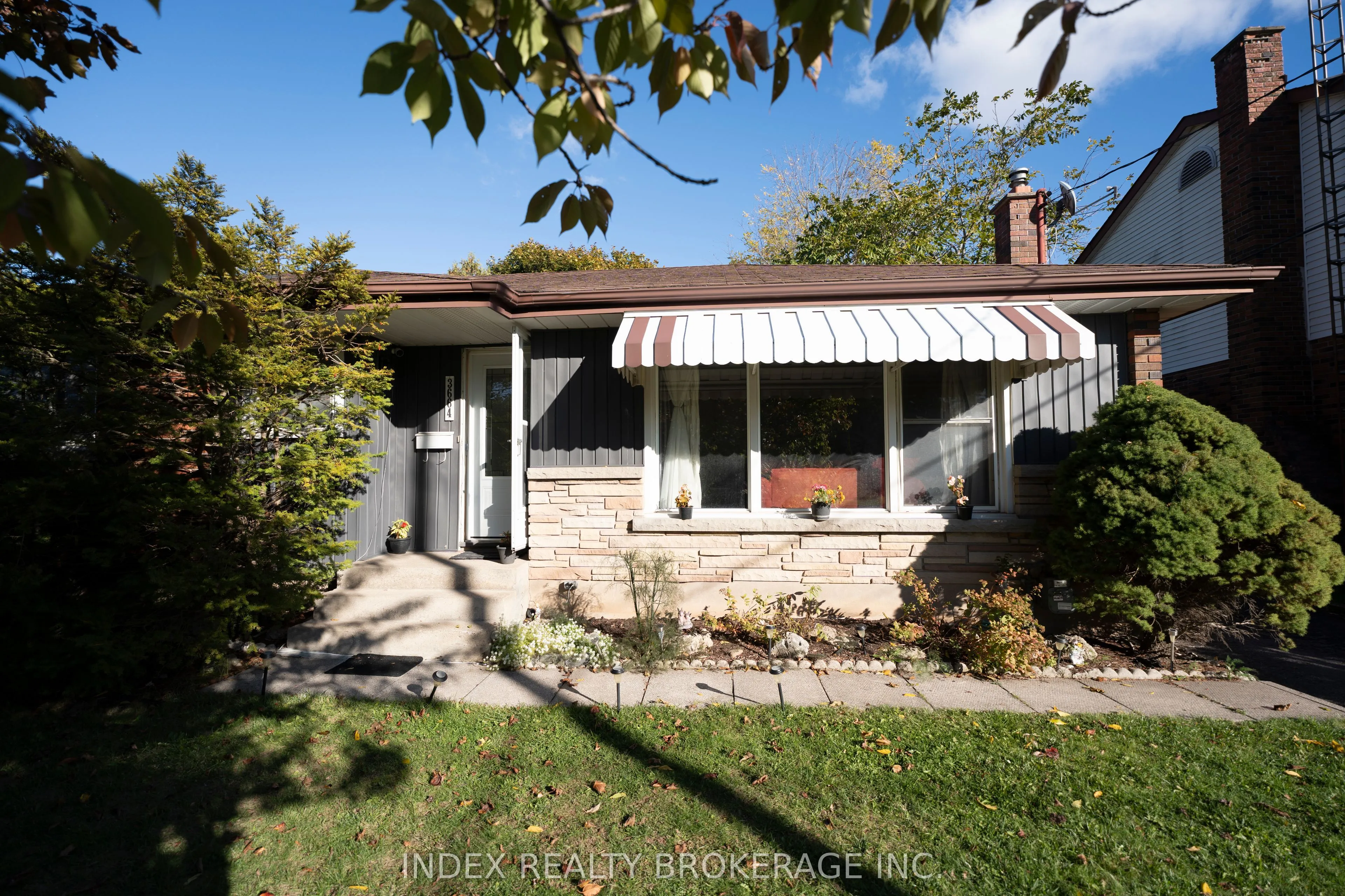 3664 Arlington Avenue