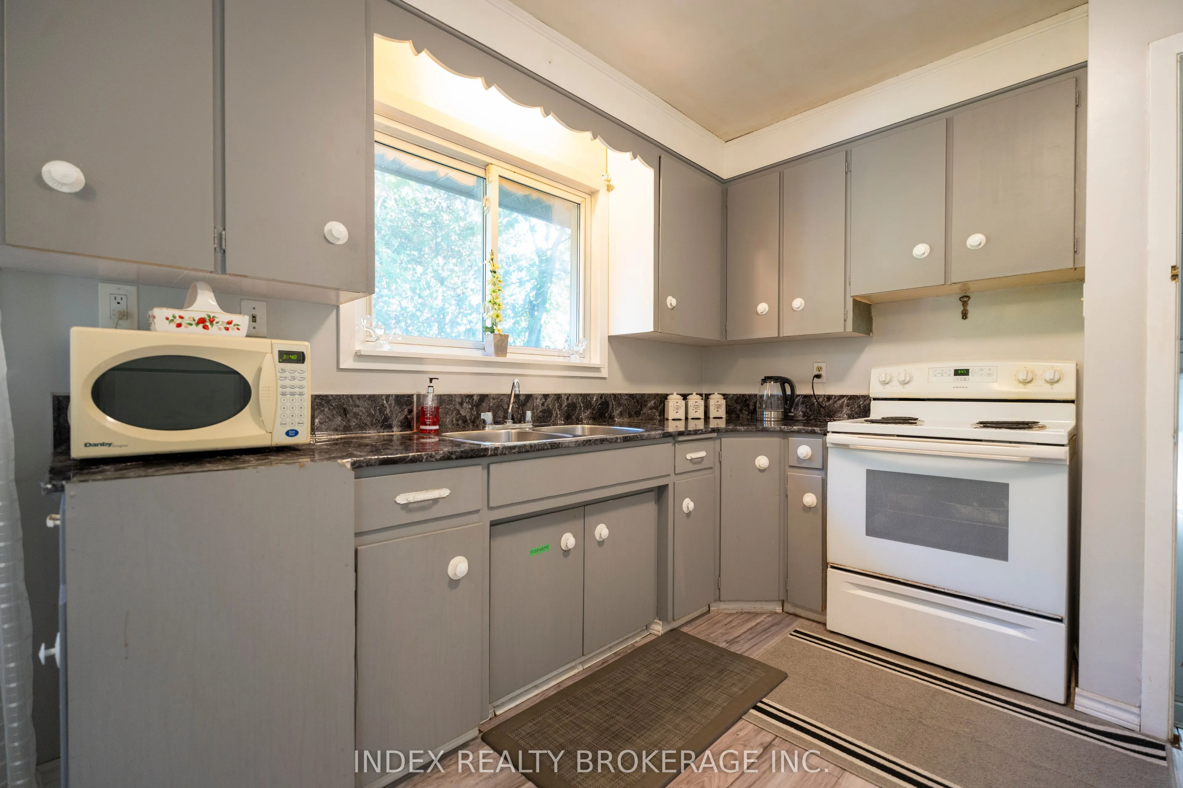 3664 Arlington Avenue