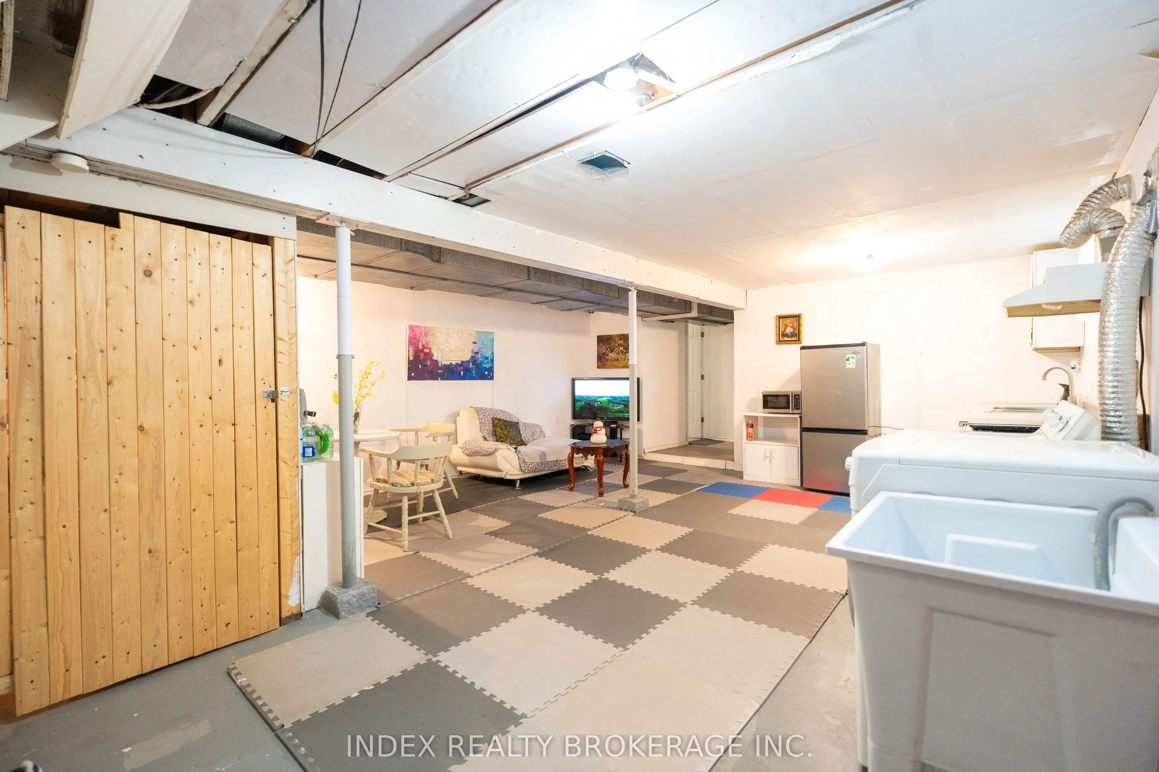 3664 Arlington Avenue