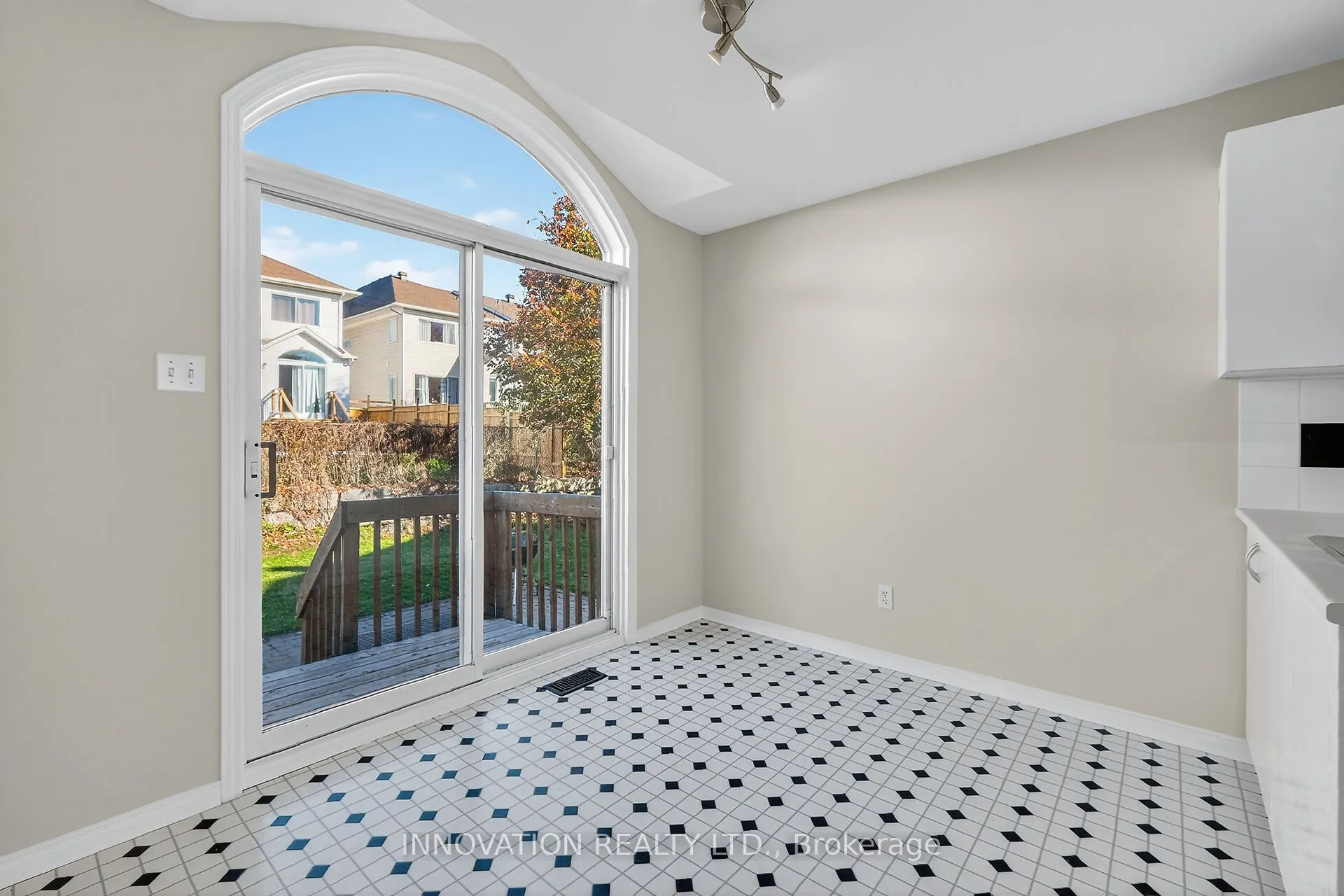 57 Flowertree Crescent