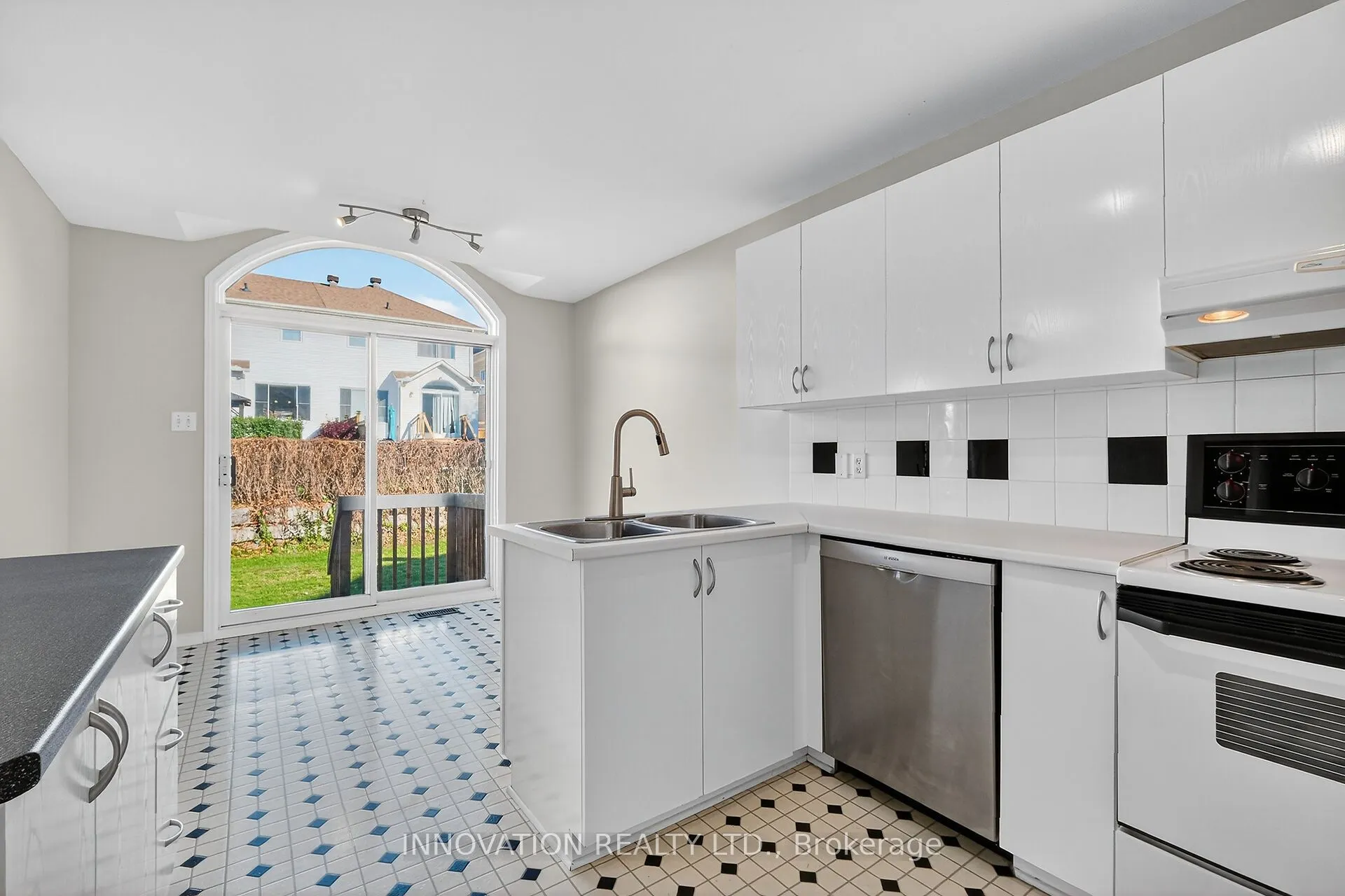 57 Flowertree Crescent