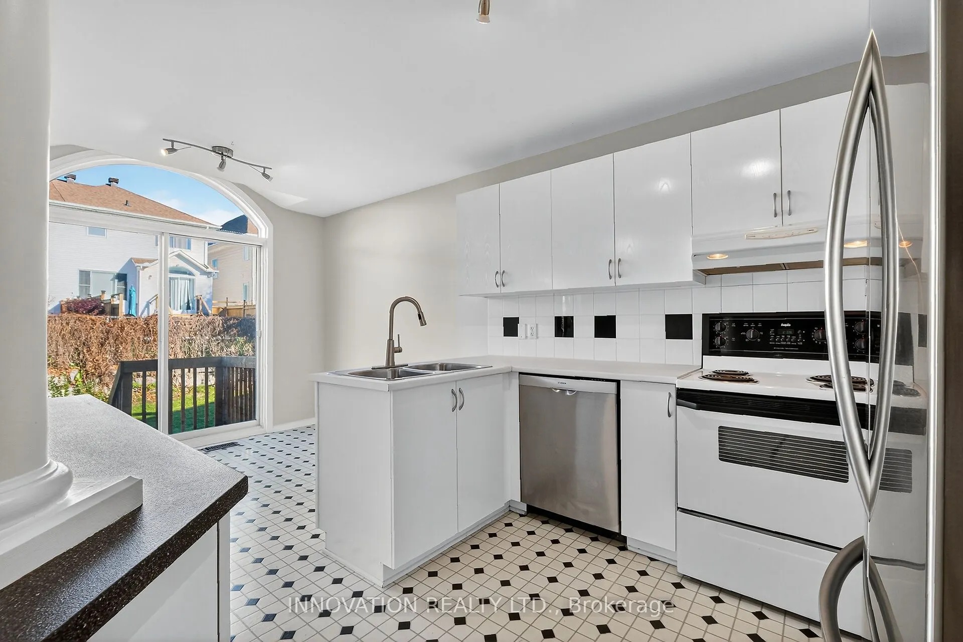 57 Flowertree Crescent