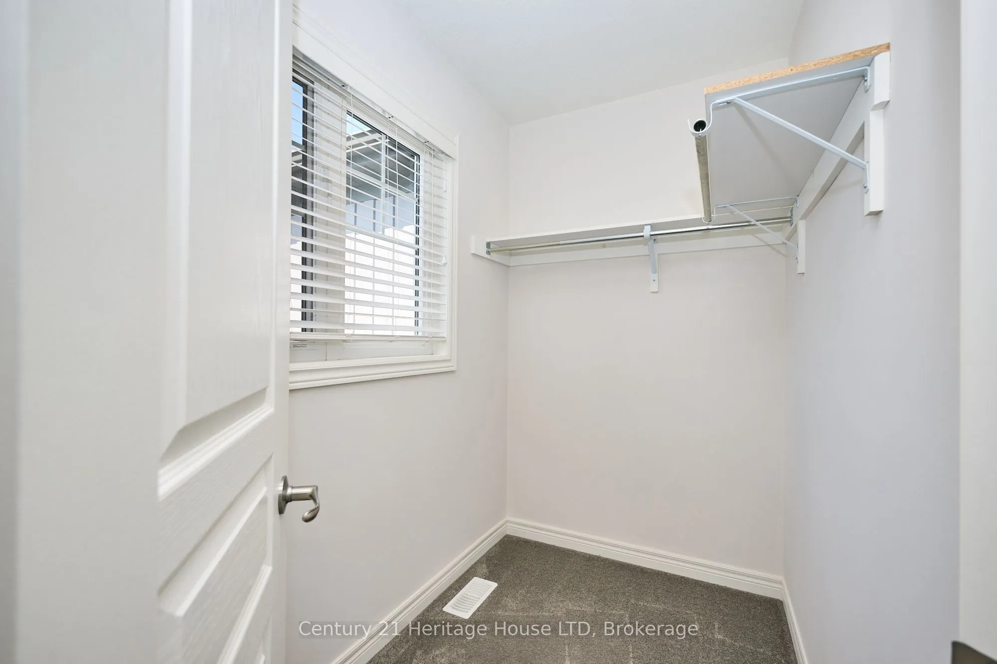 289 SILVERWOOD Avenue