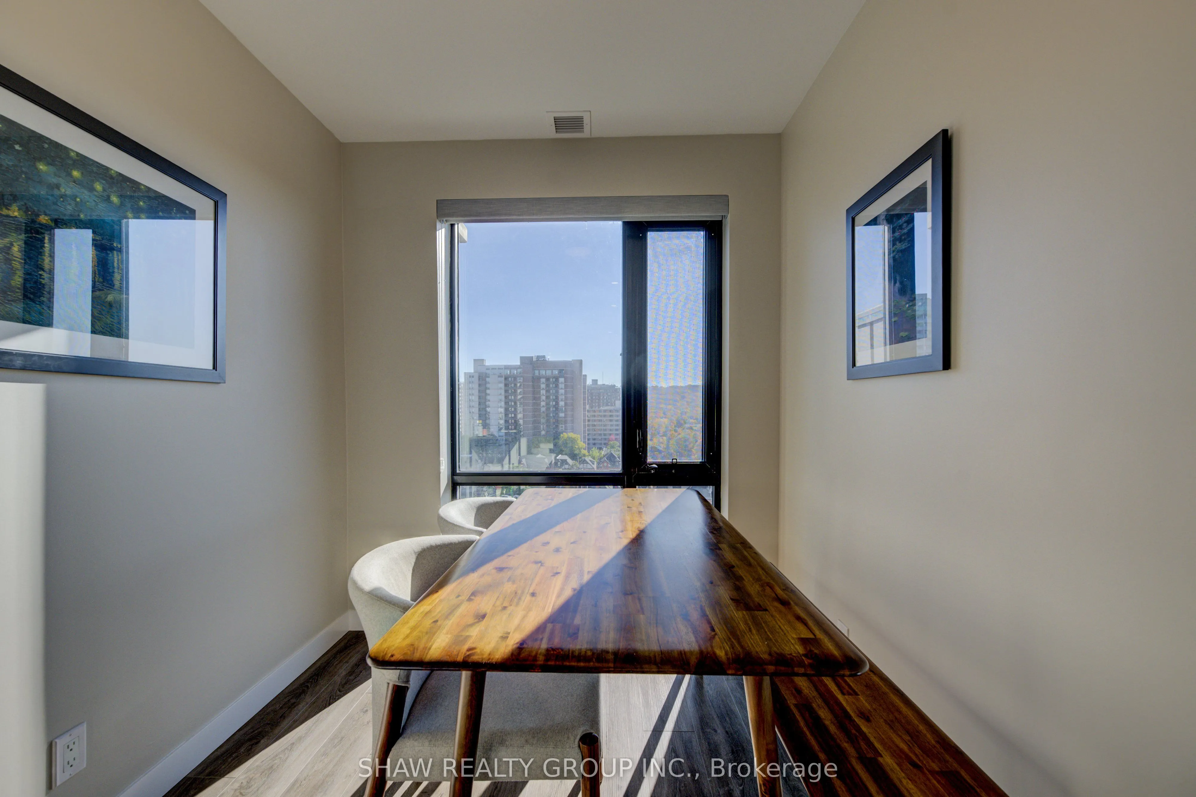 15 Queen Street S, #1015