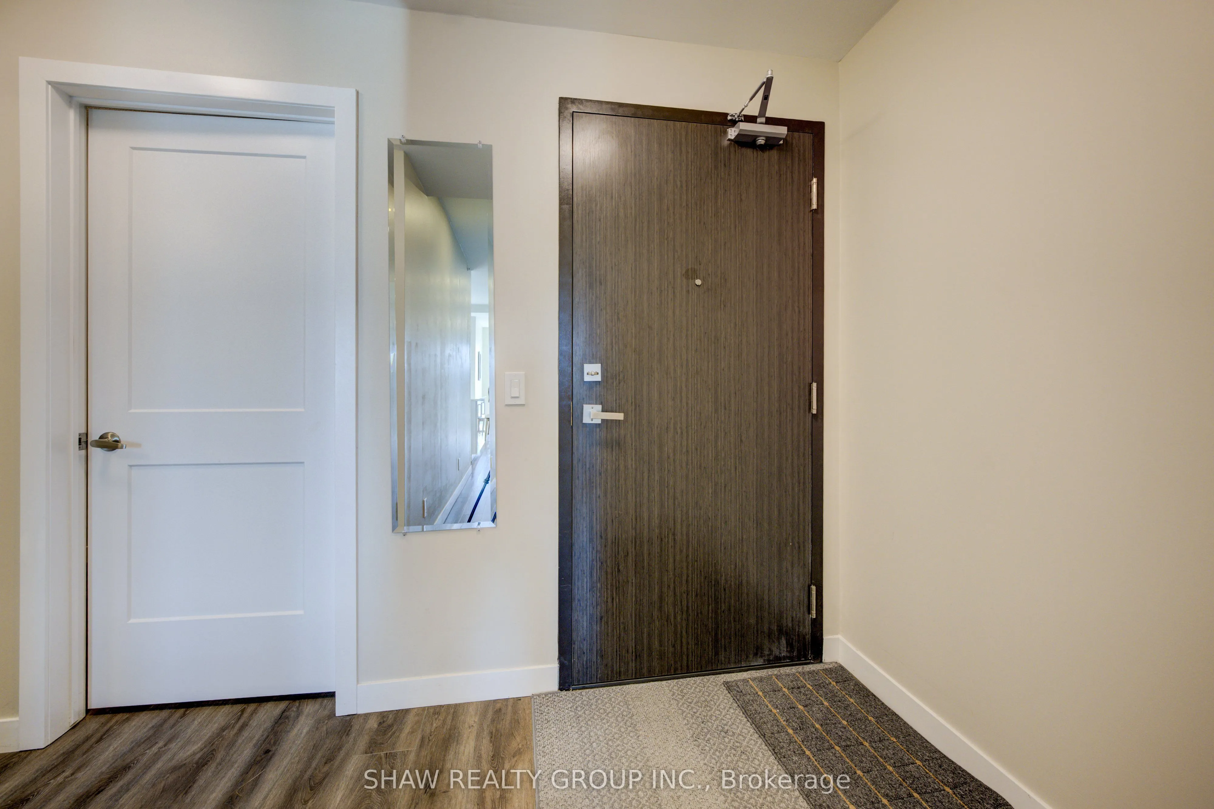 15 Queen Street S, #1015