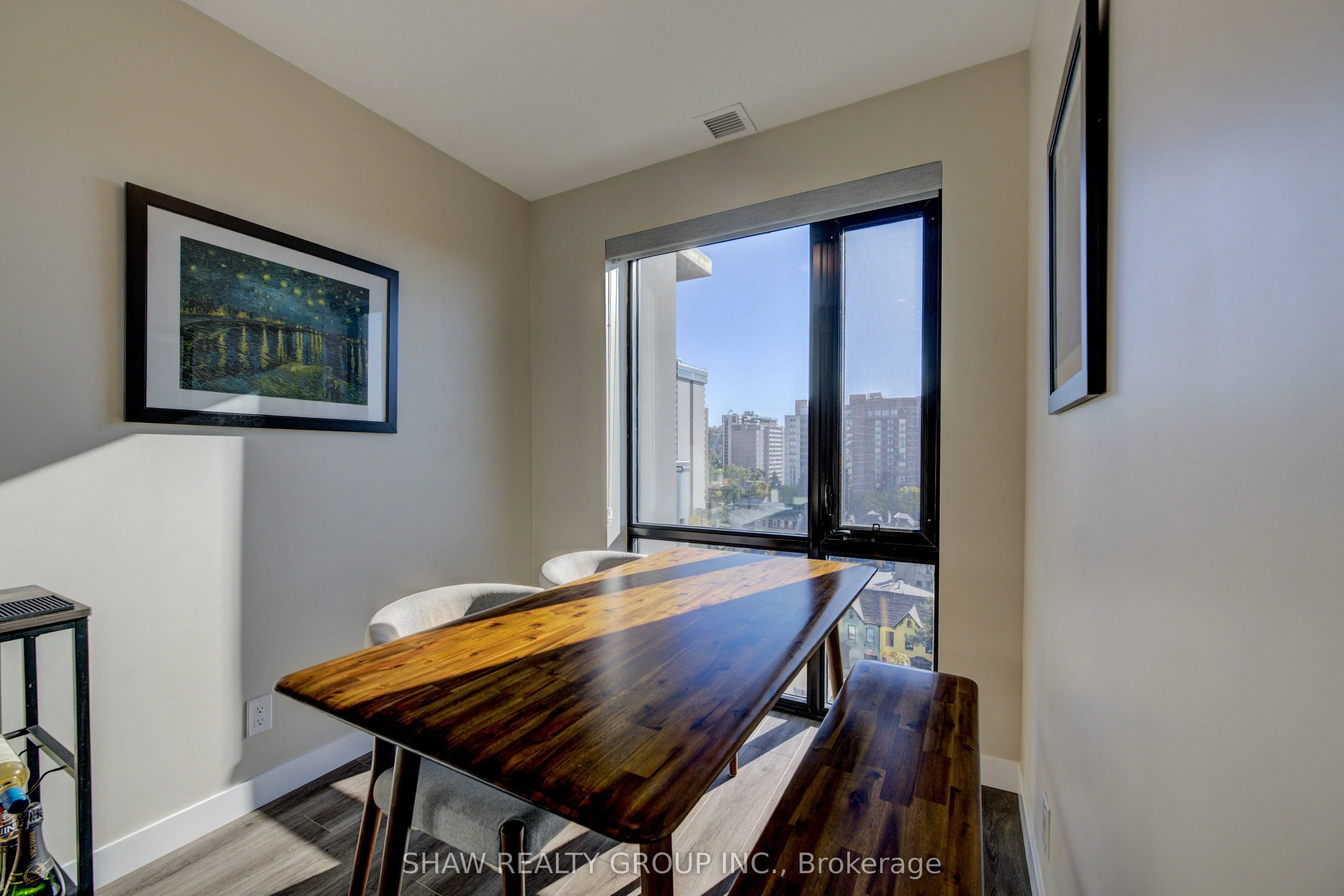 15 Queen Street S, #1015