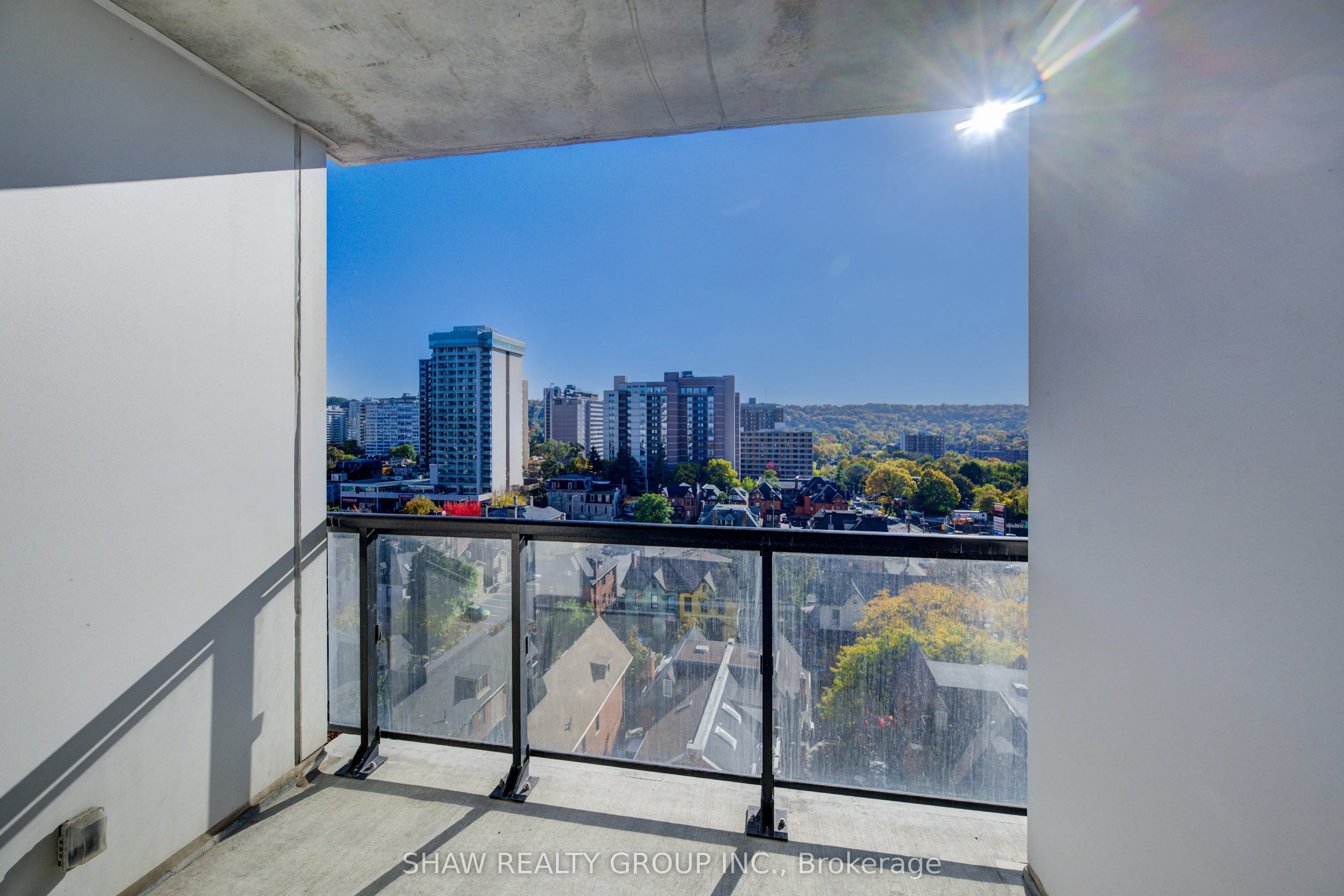 15 Queen Street S, #1015