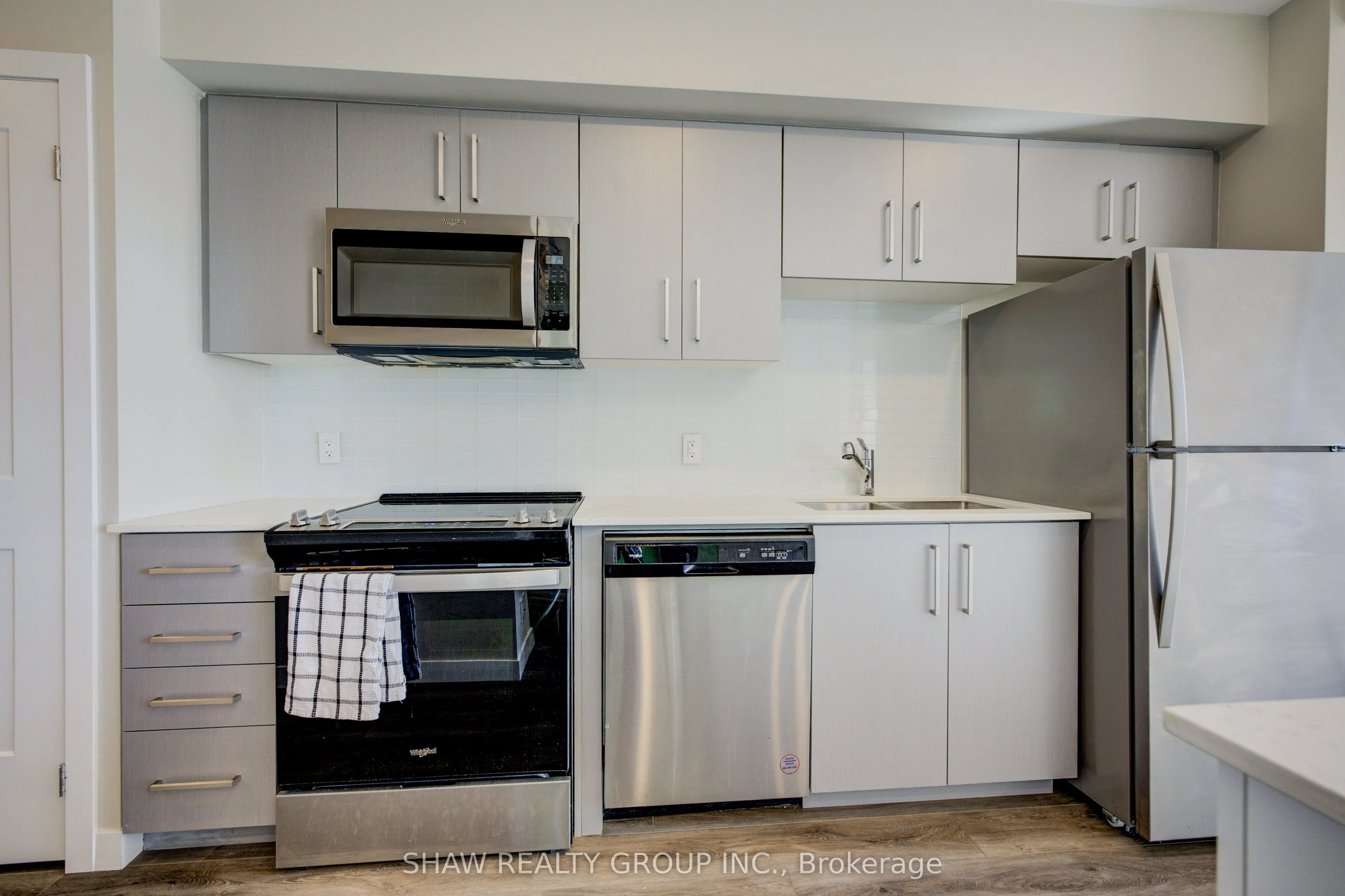 15 Queen Street S, #1015