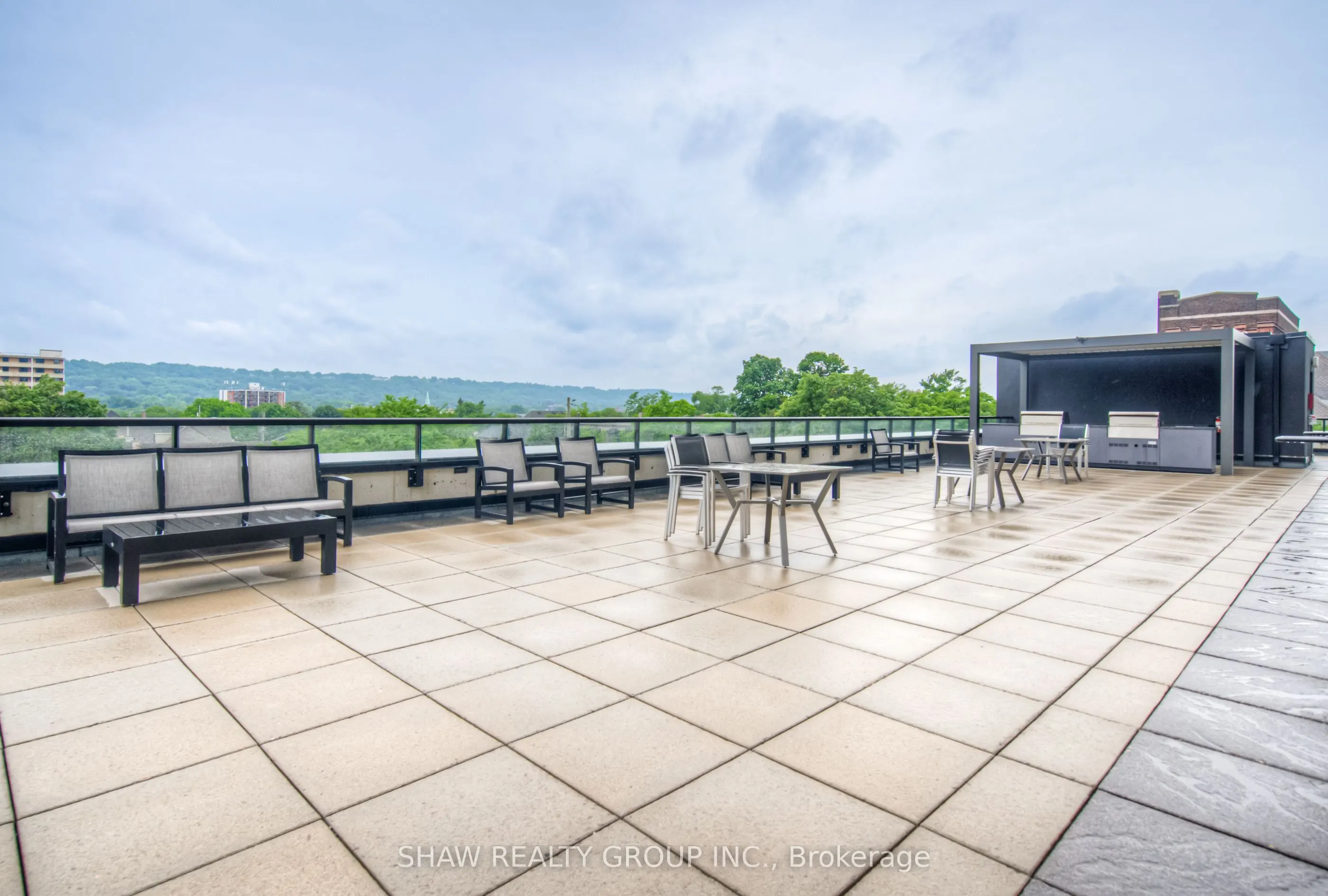 15 Queen Street S, #1015