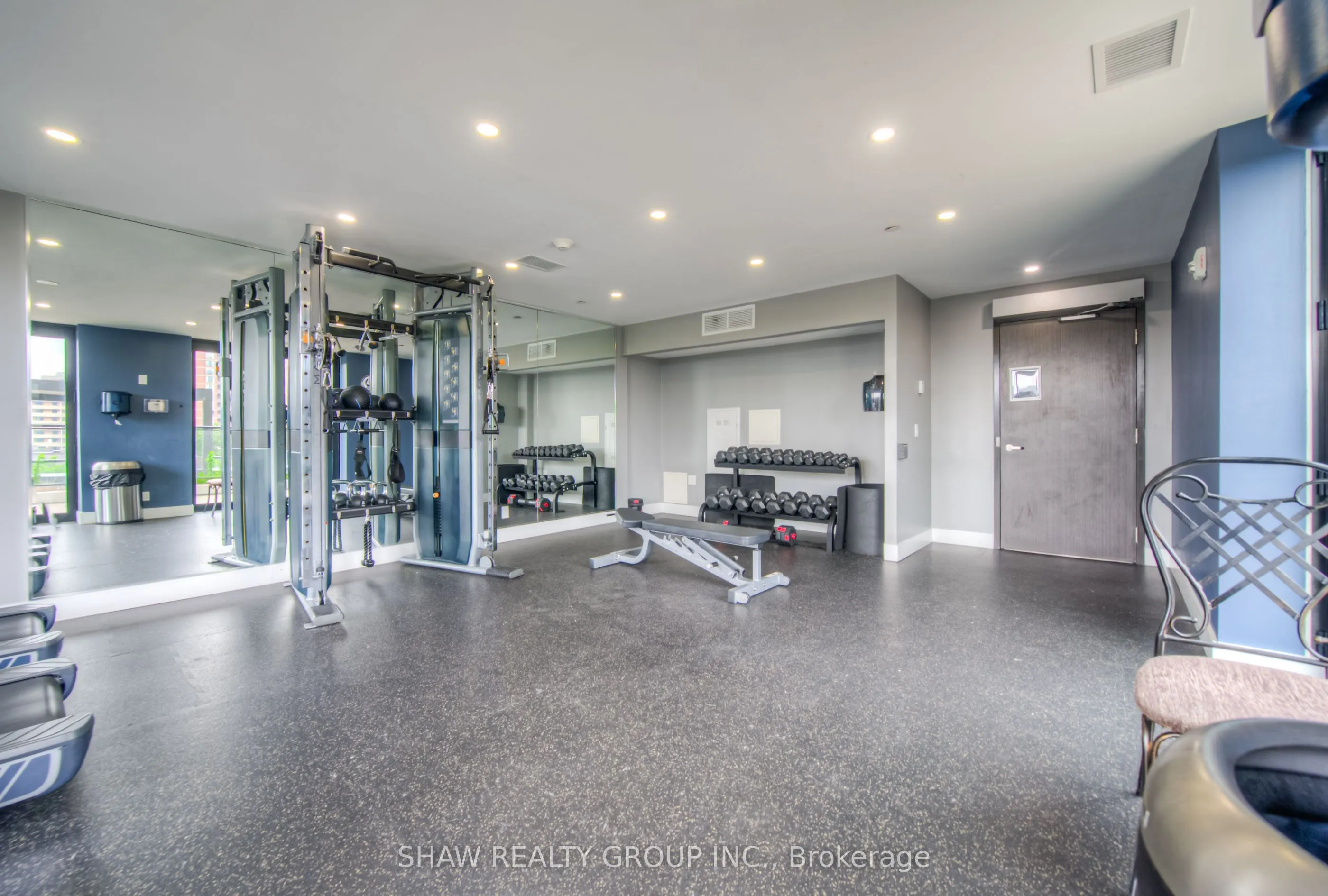 15 Queen Street S, #1015