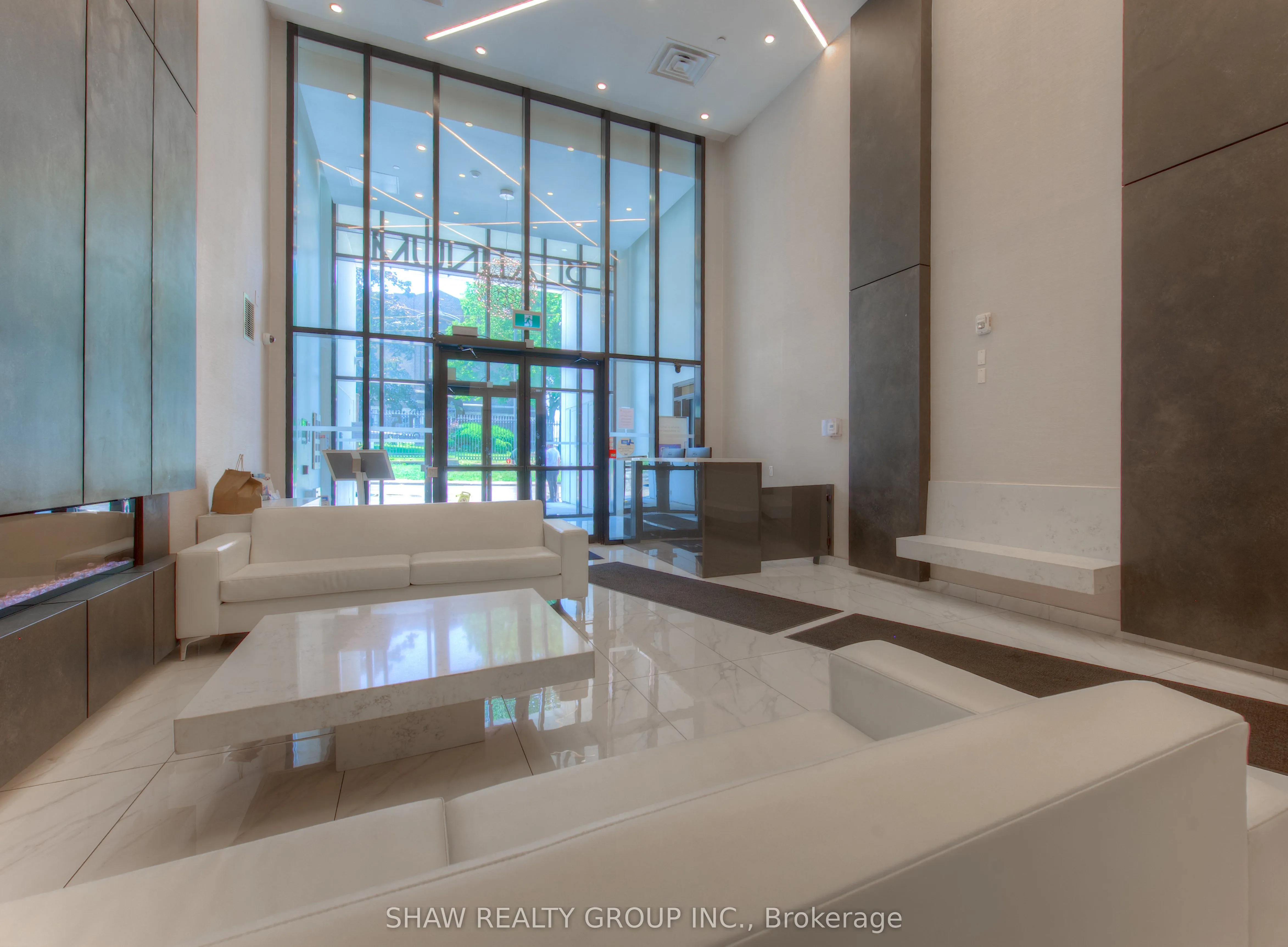 15 Queen Street S, #1015