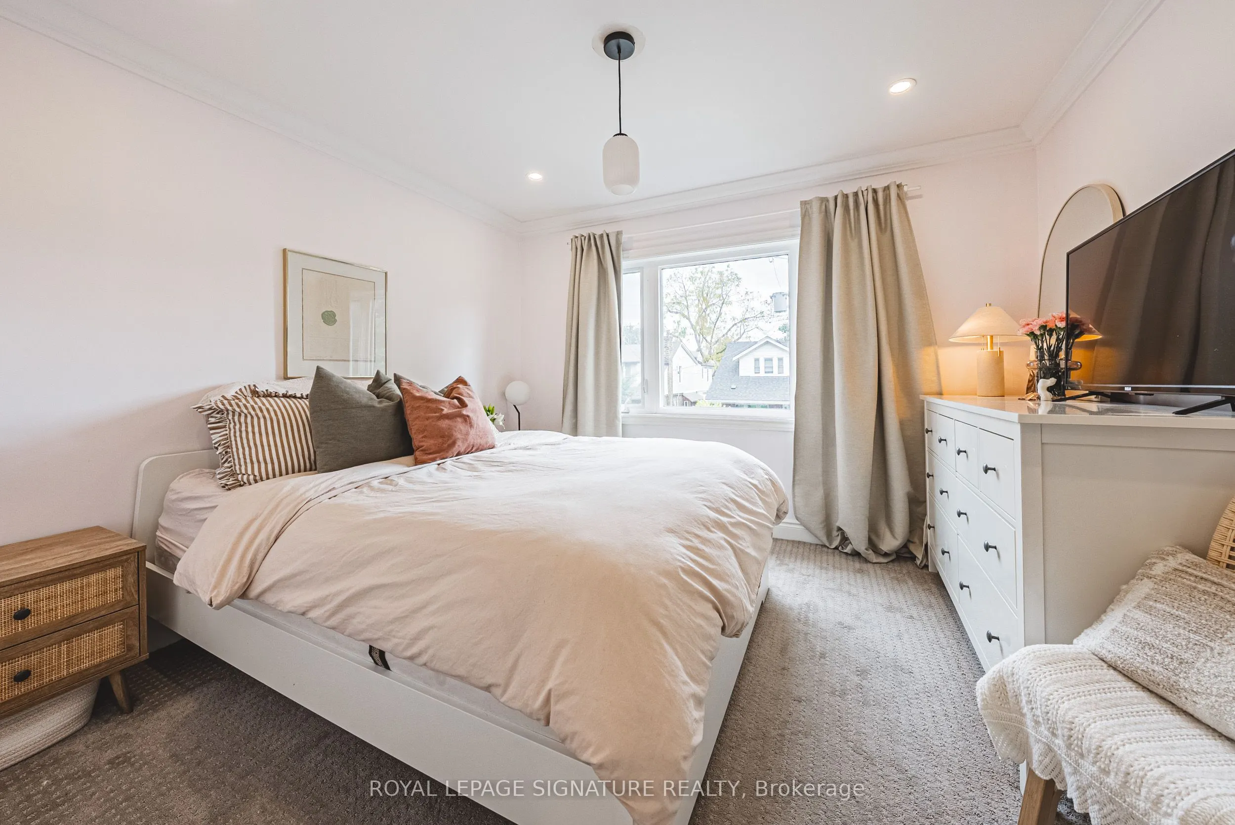 110 Kensington Avenue S