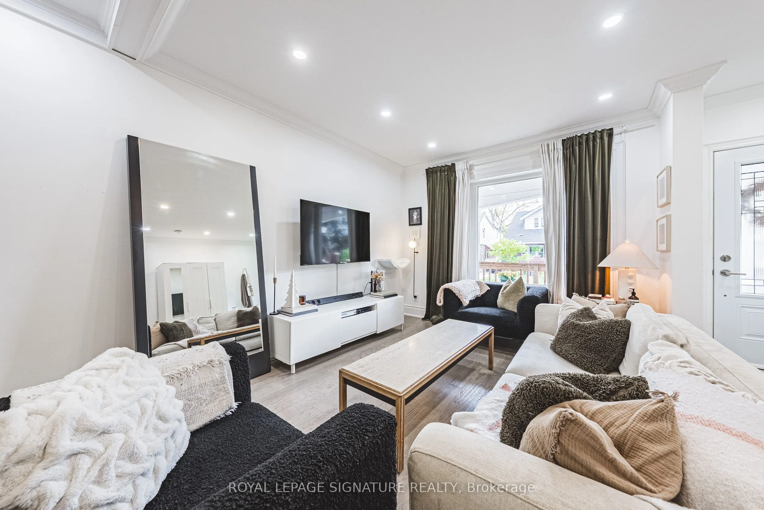 110 Kensington Avenue S