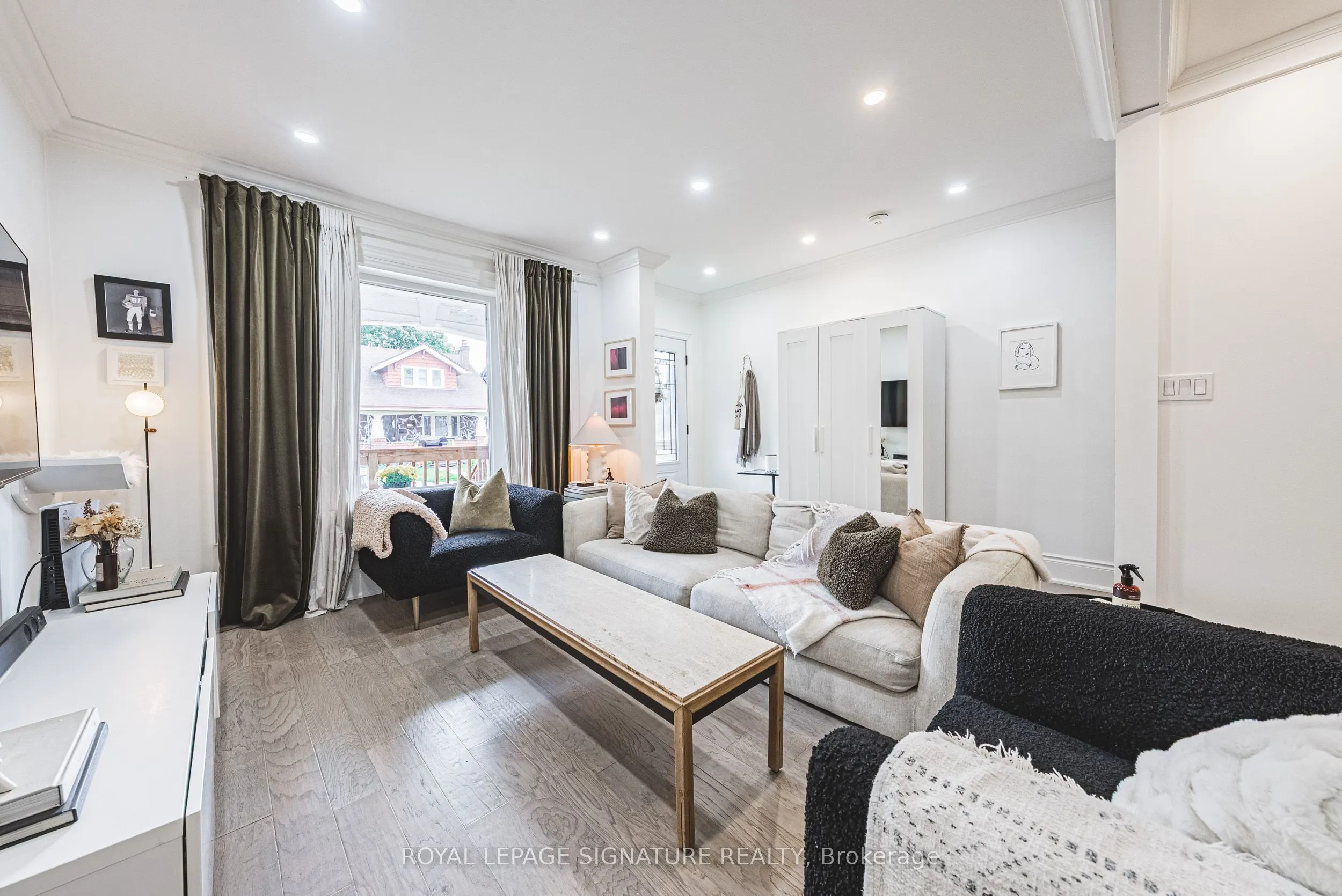 110 Kensington Avenue S