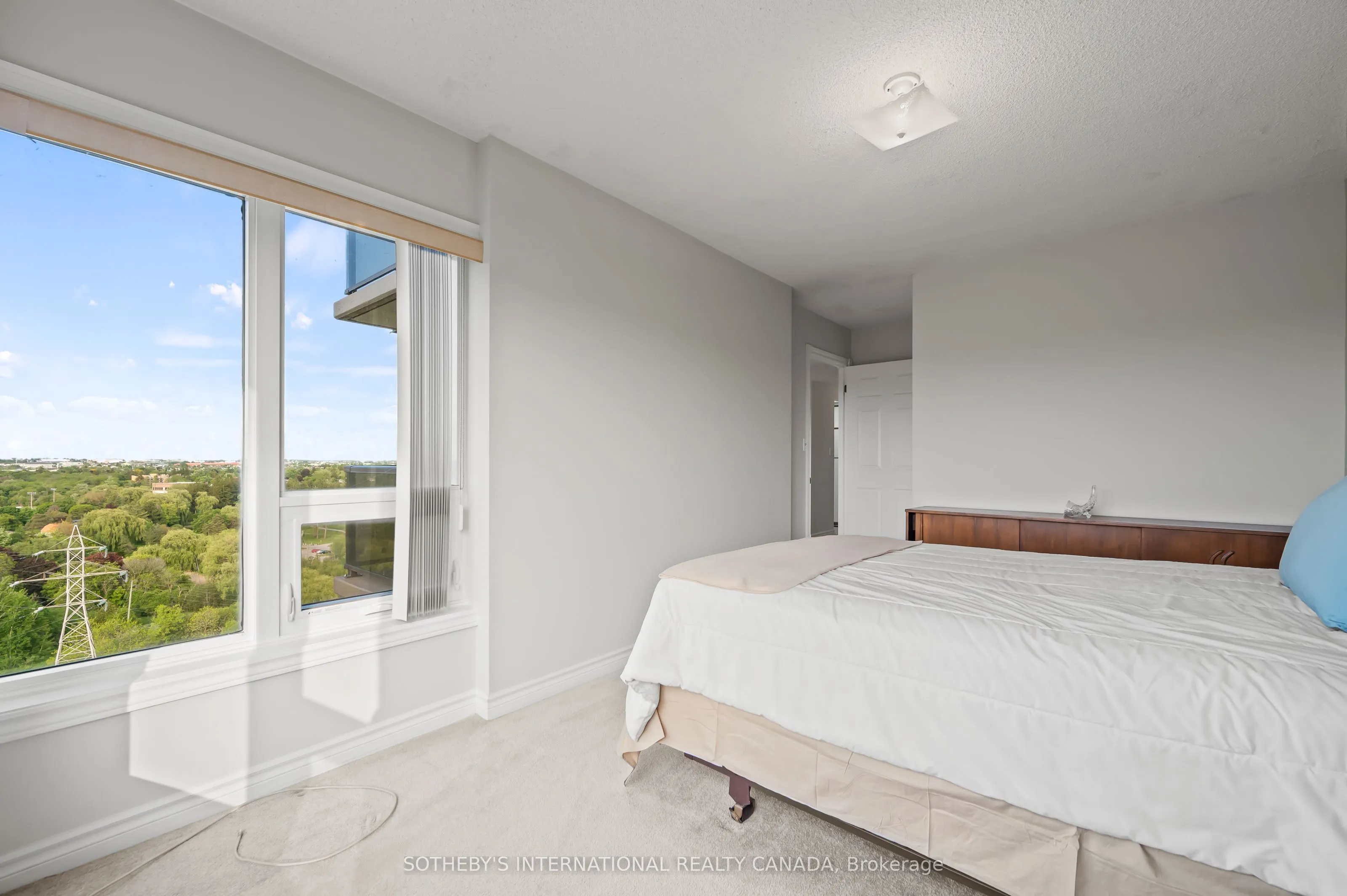 237 King Street W, #1003