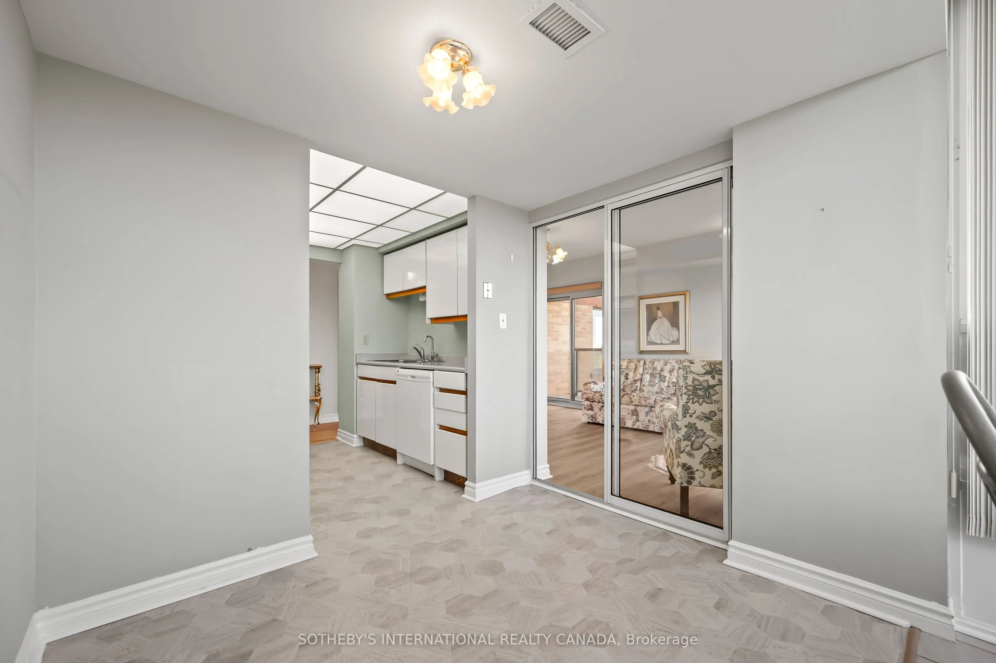 237 King Street W, #1003