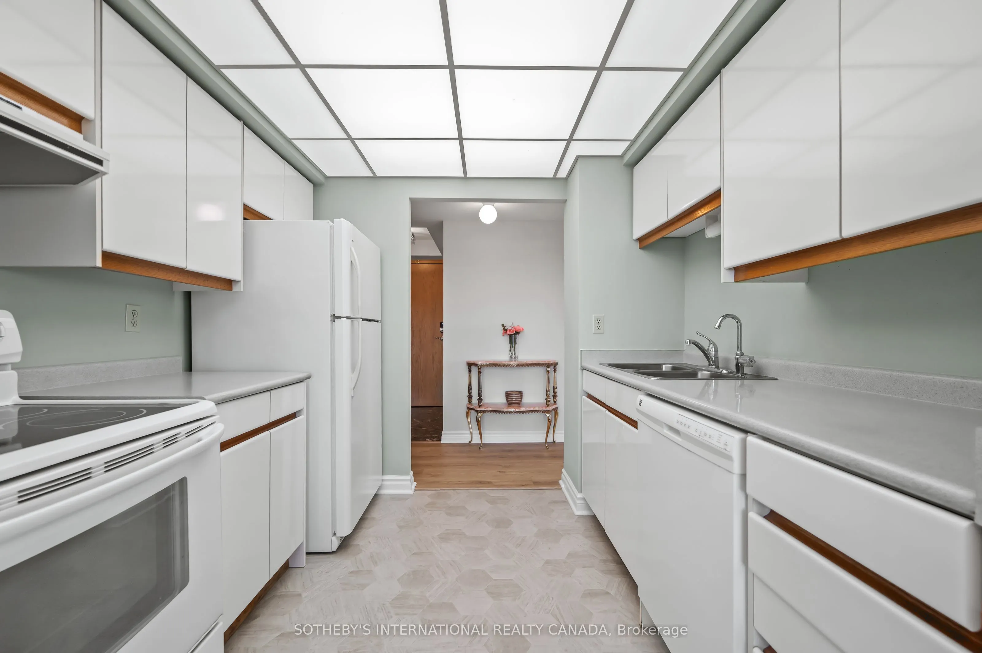 237 King Street W, #1003