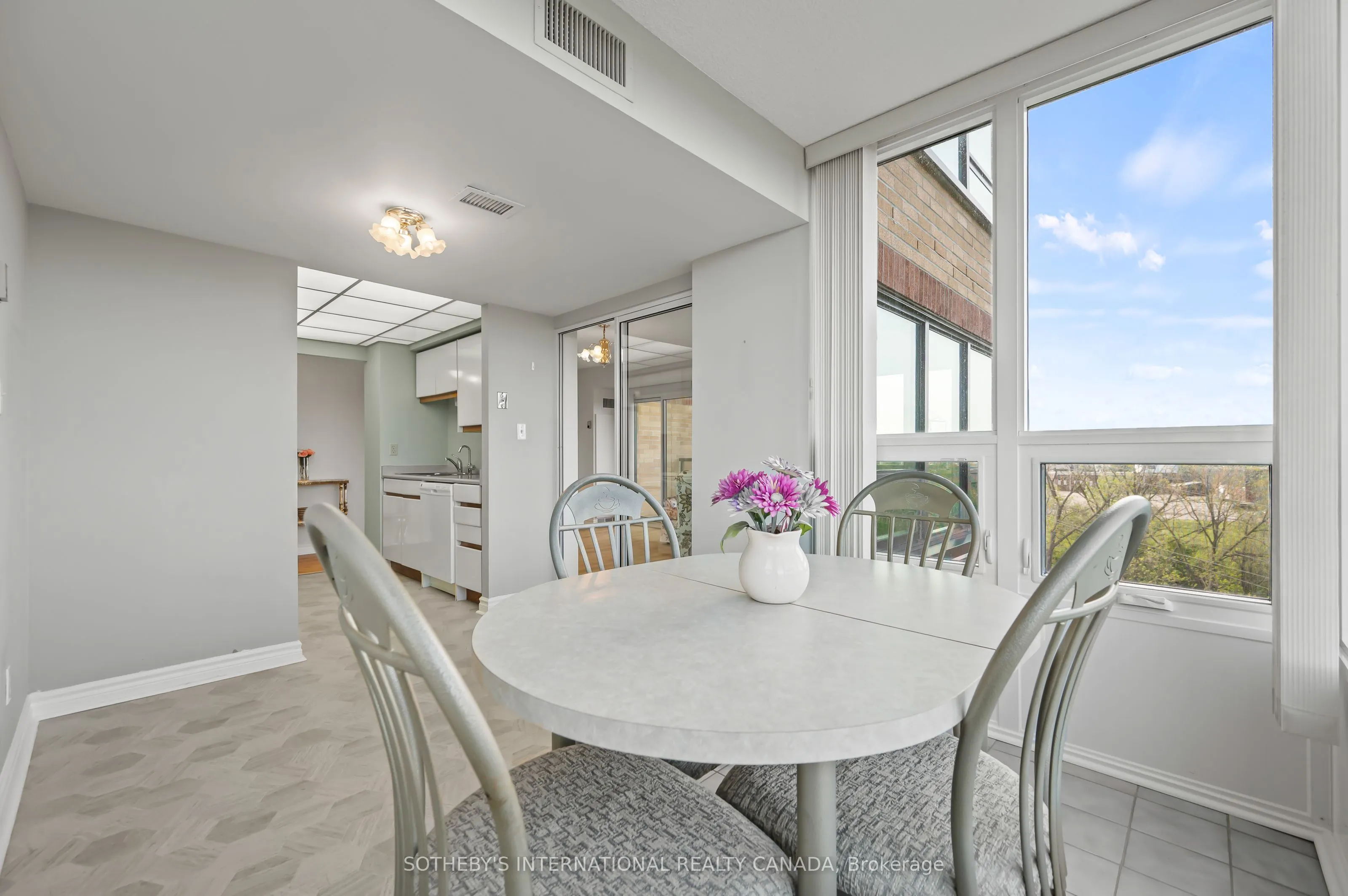 237 King Street W, #1003