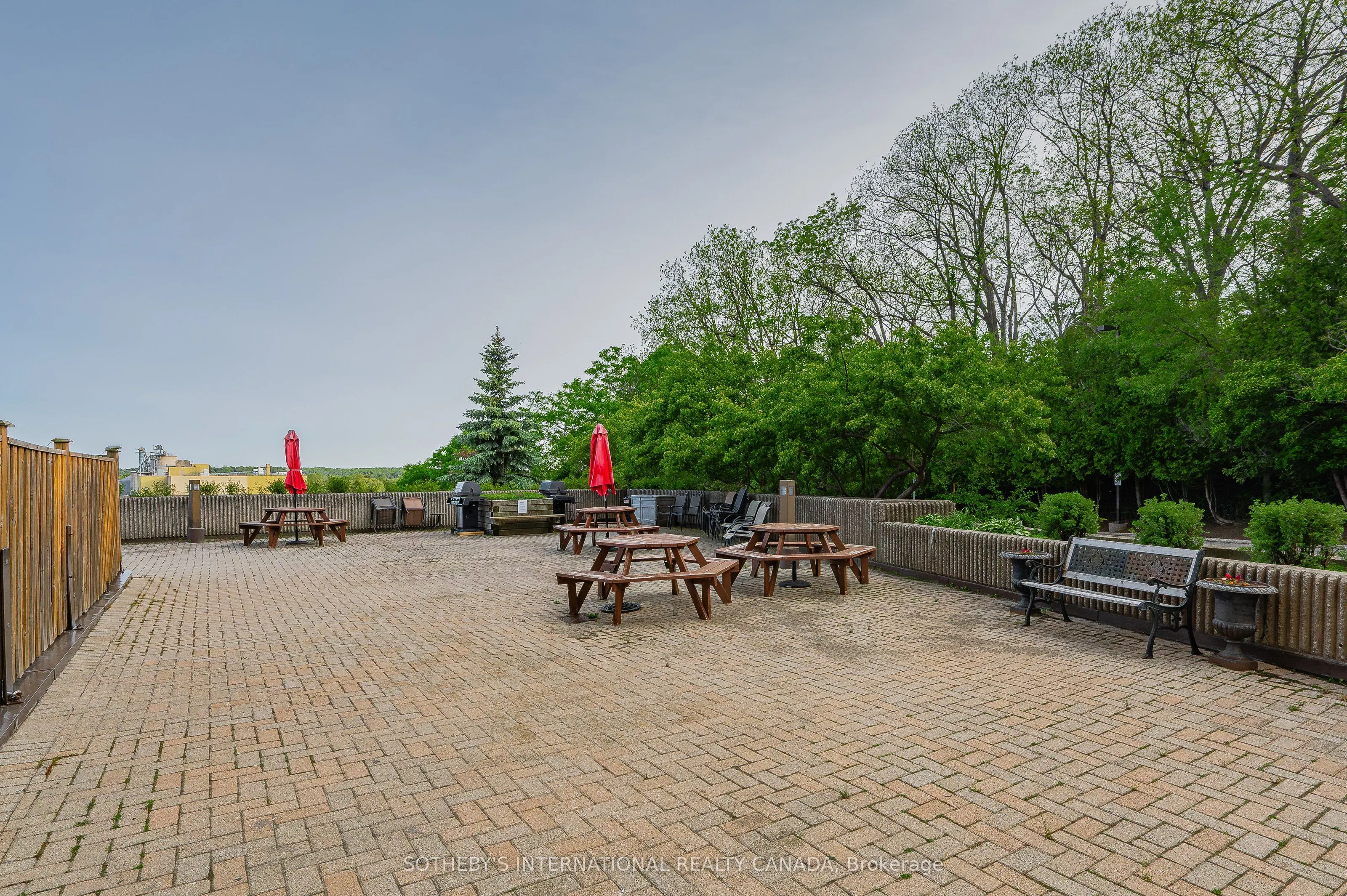 237 King Street W, #1003