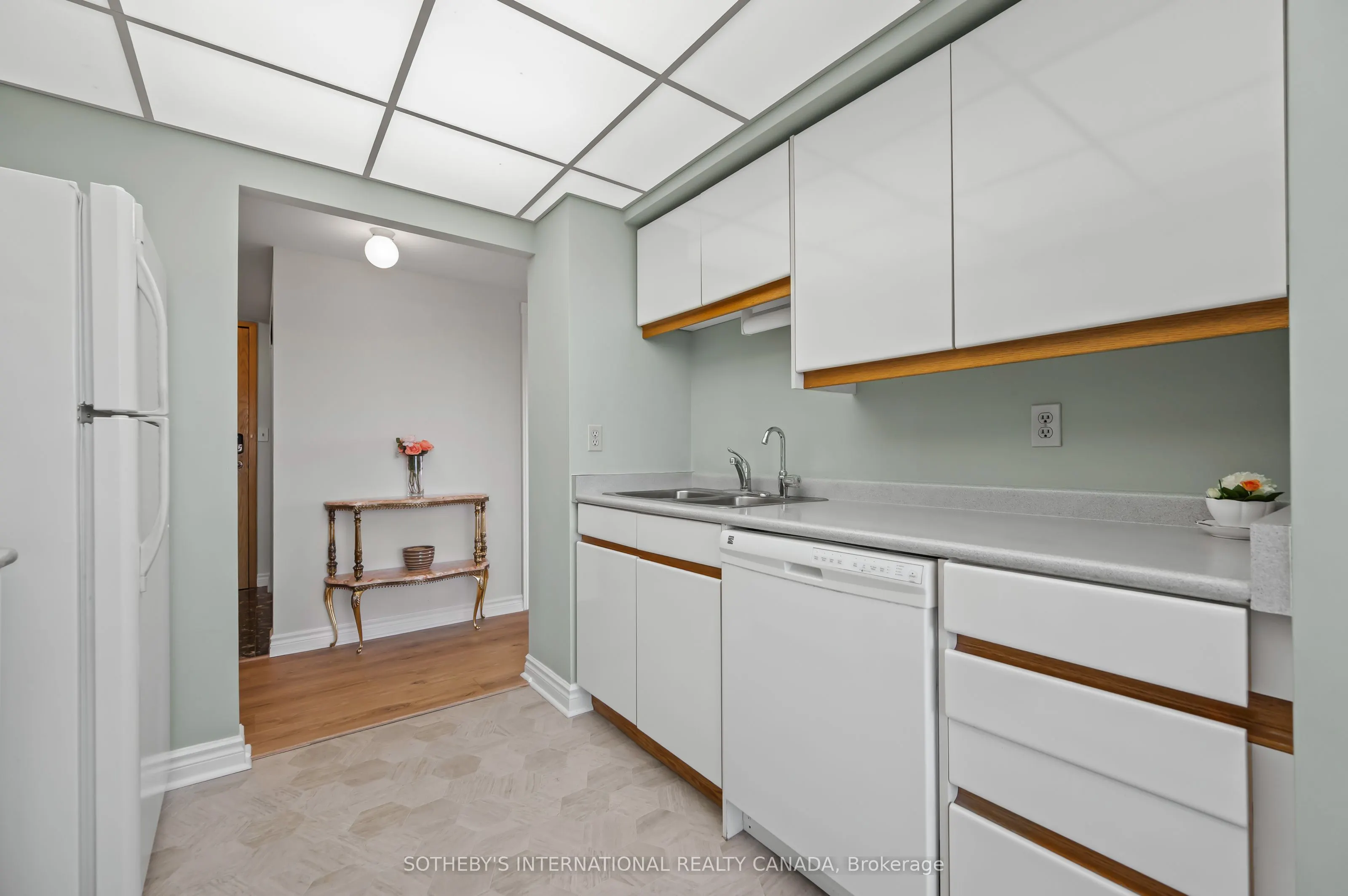 237 King Street W, #1003