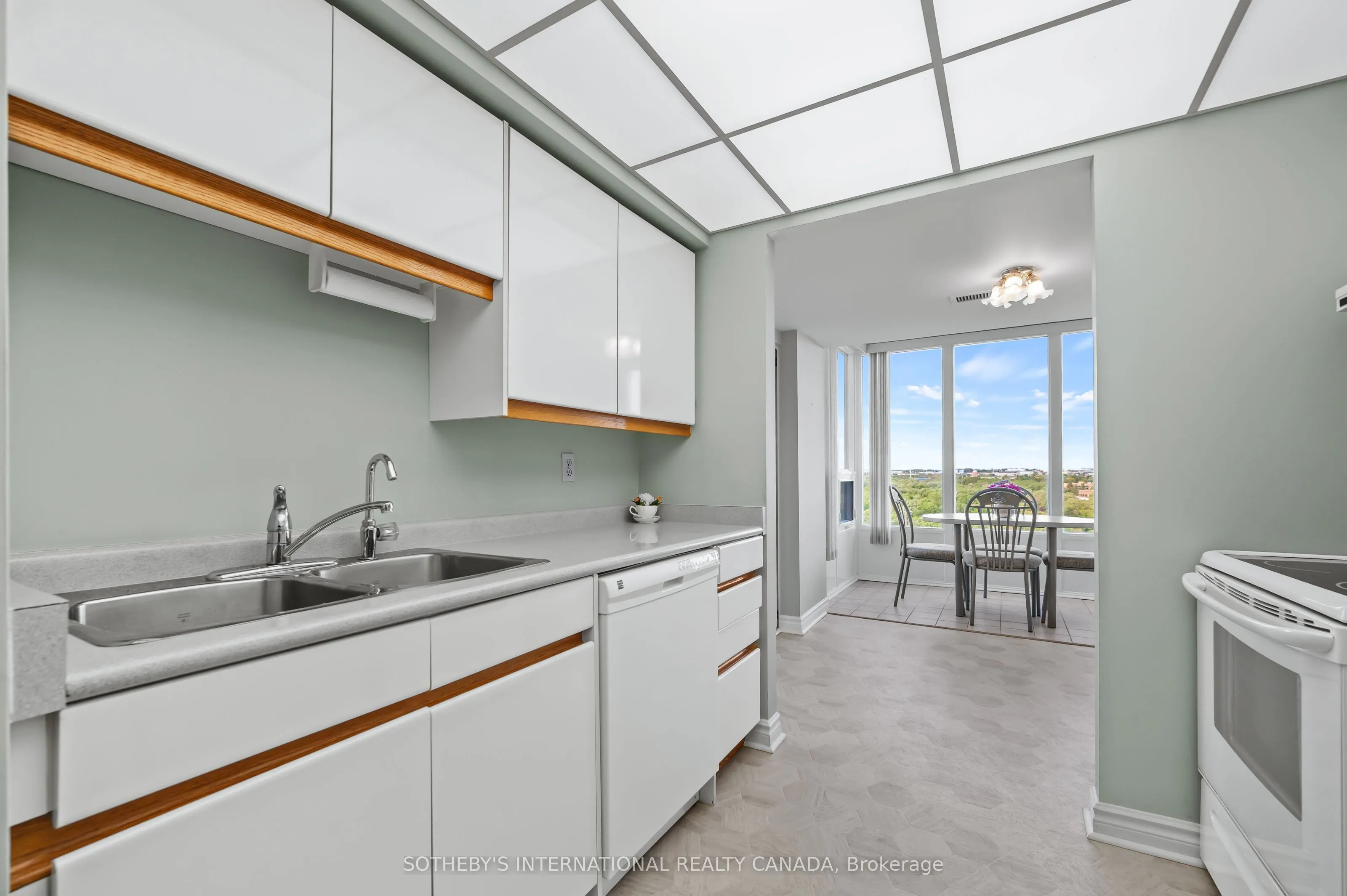 237 King Street W, #1003