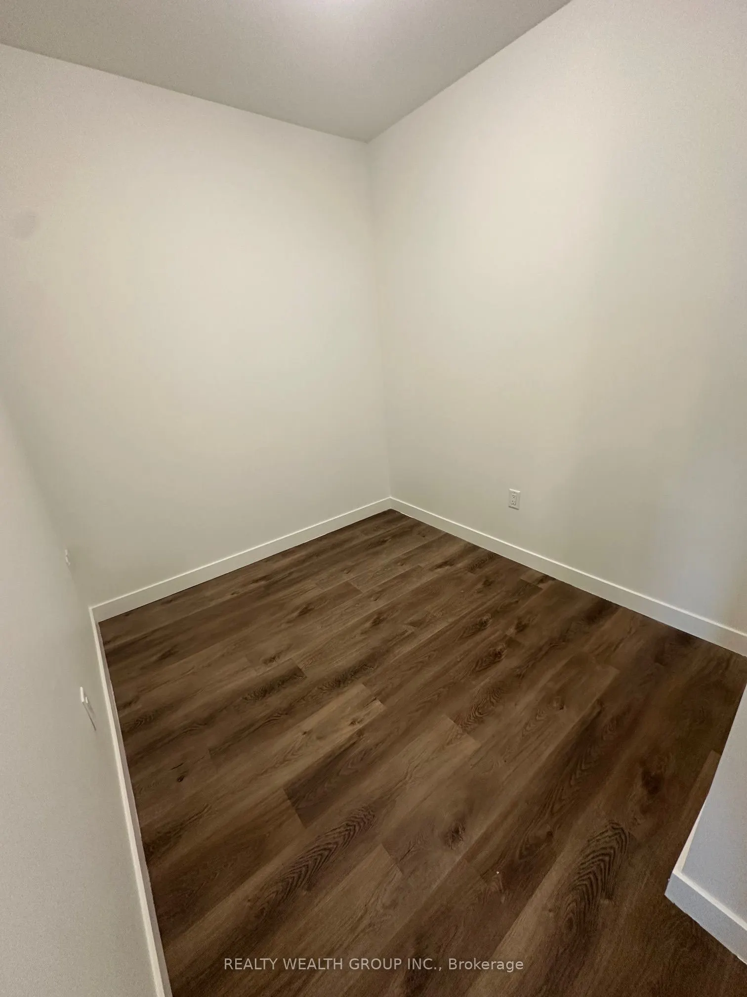 461 Green Road, #504