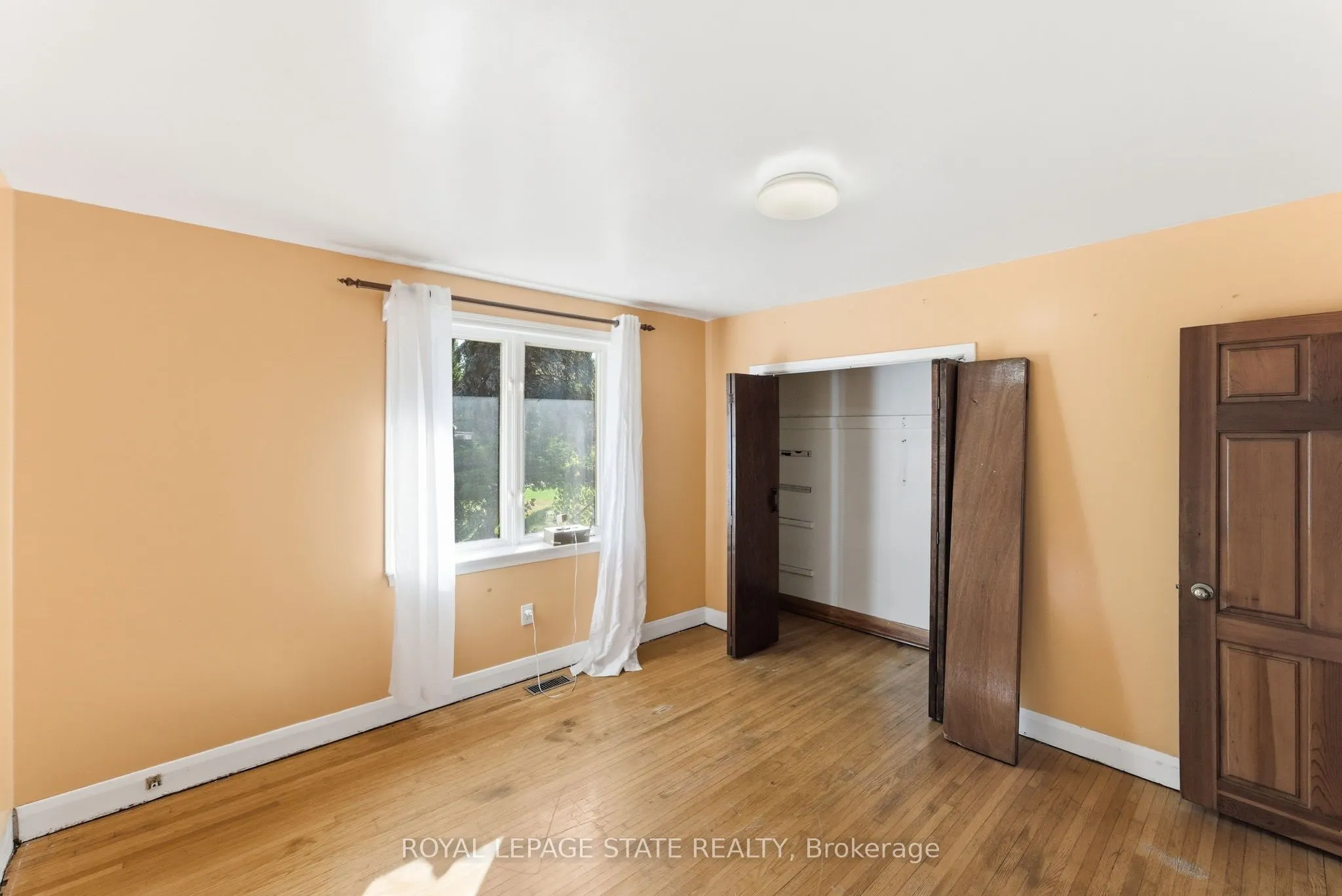 2088 Upper James Street