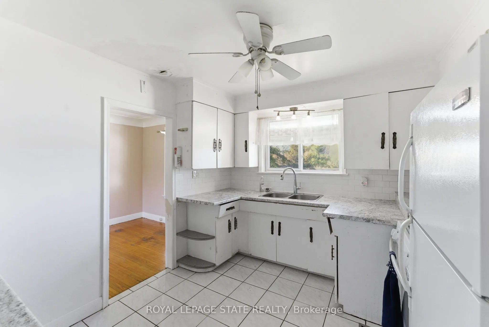 2088 Upper James Street