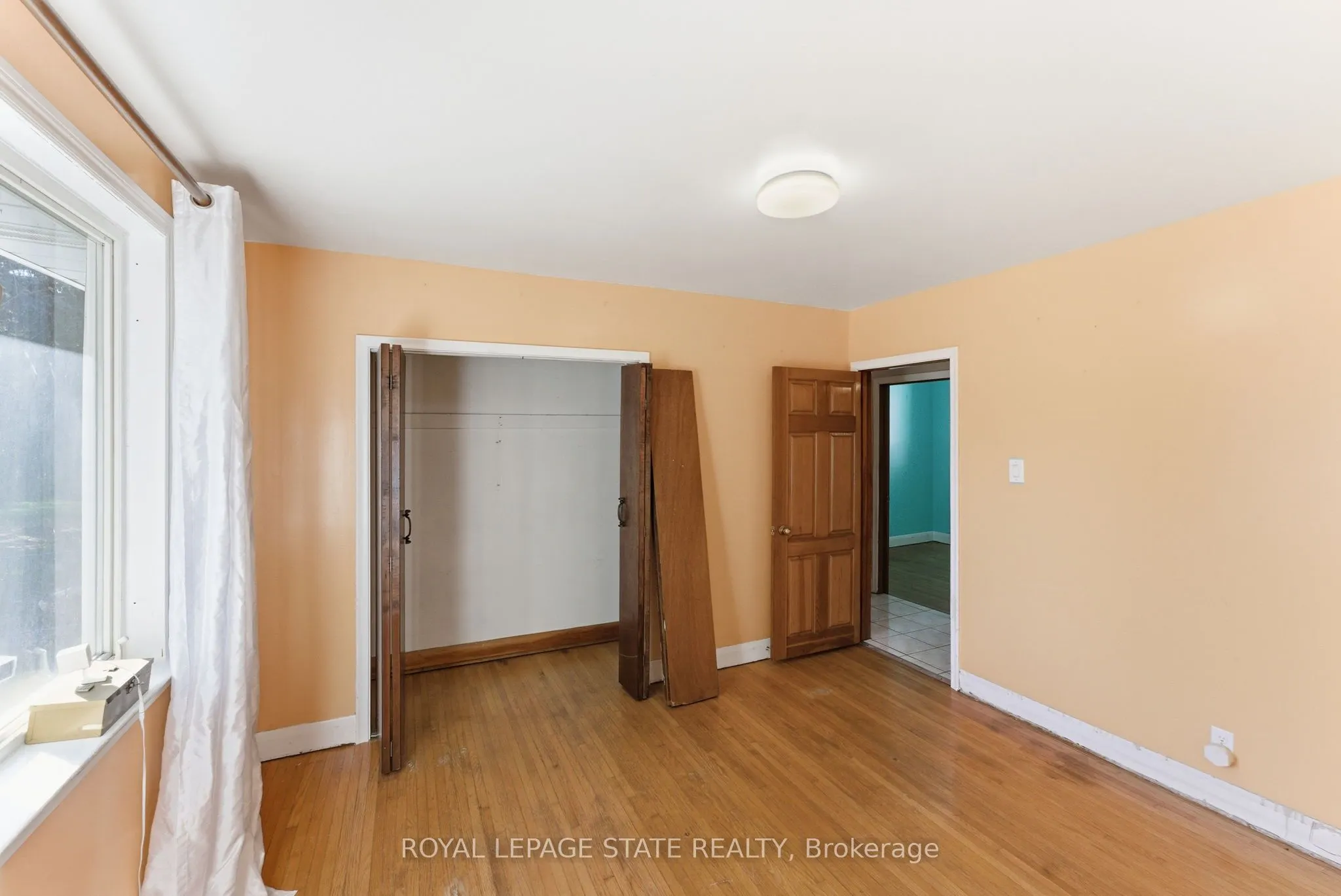 2088 Upper James Street