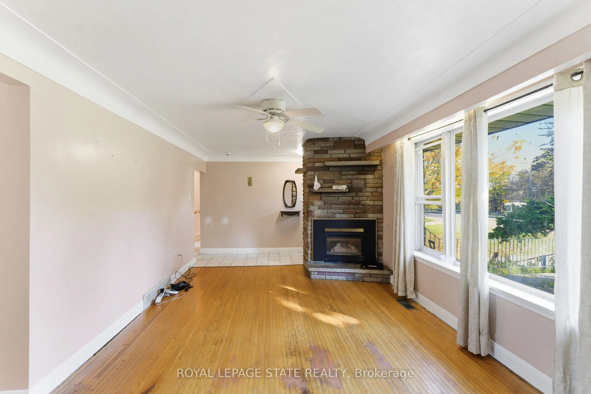 2088 Upper James Street