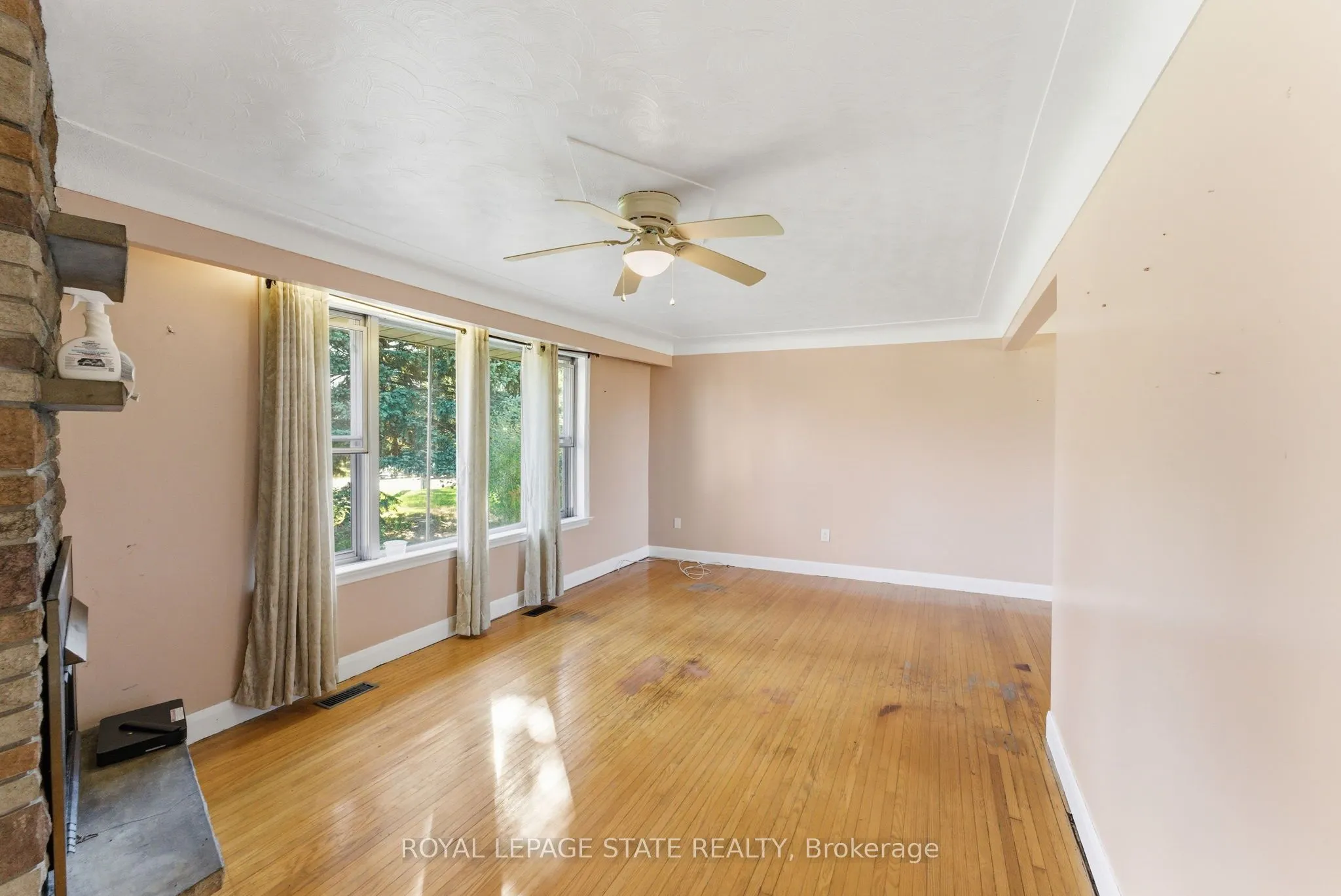 2088 Upper James Street