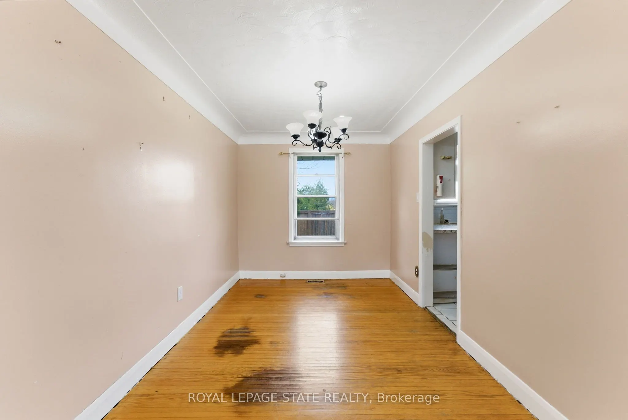 2088 Upper James Street