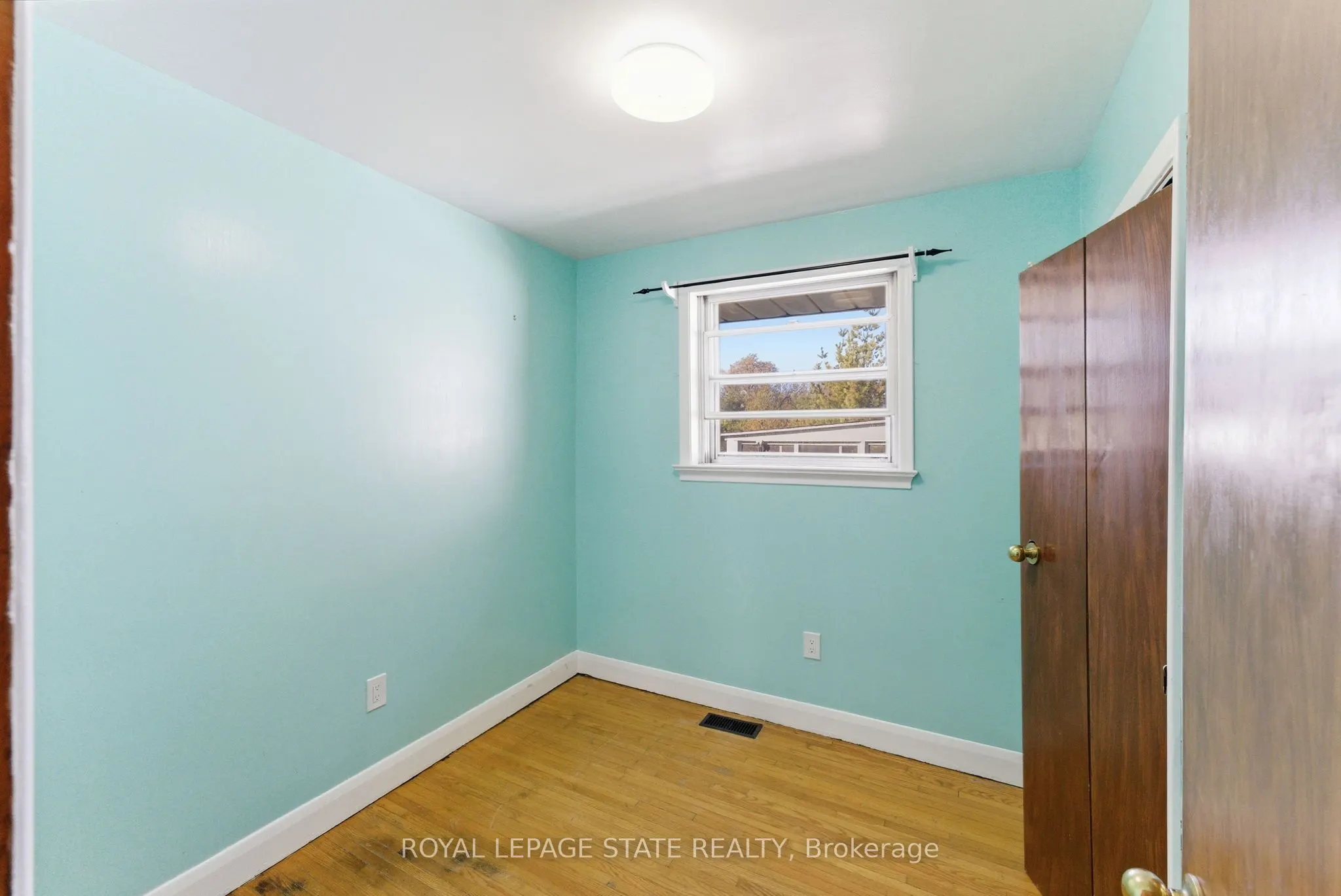 2088 Upper James Street