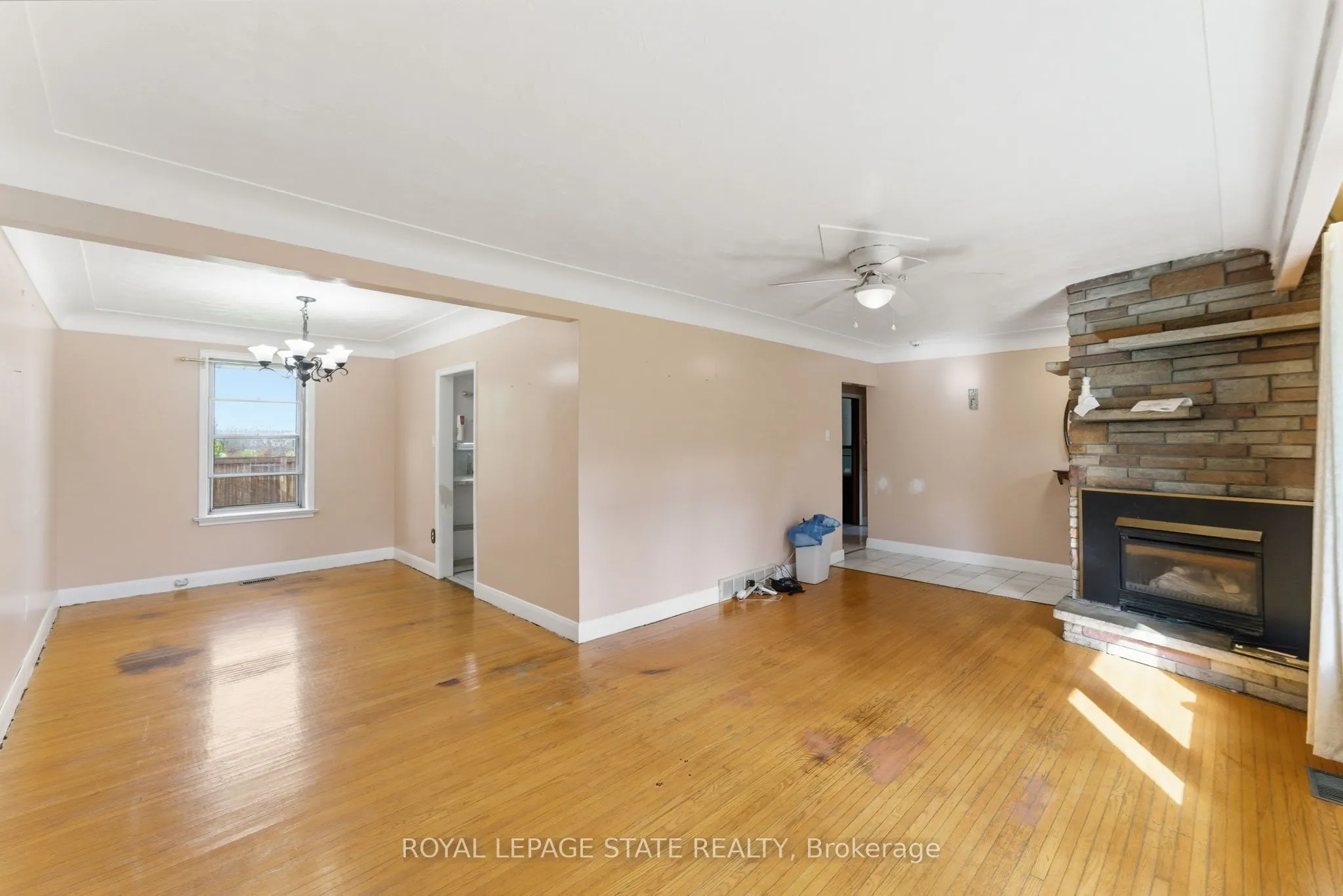 2088 Upper James Street