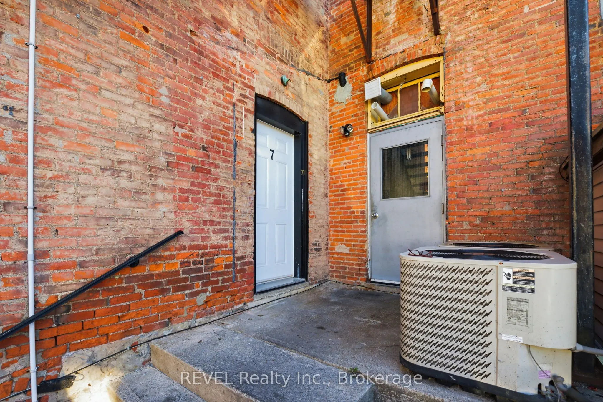 18 Clairmont Street, #7